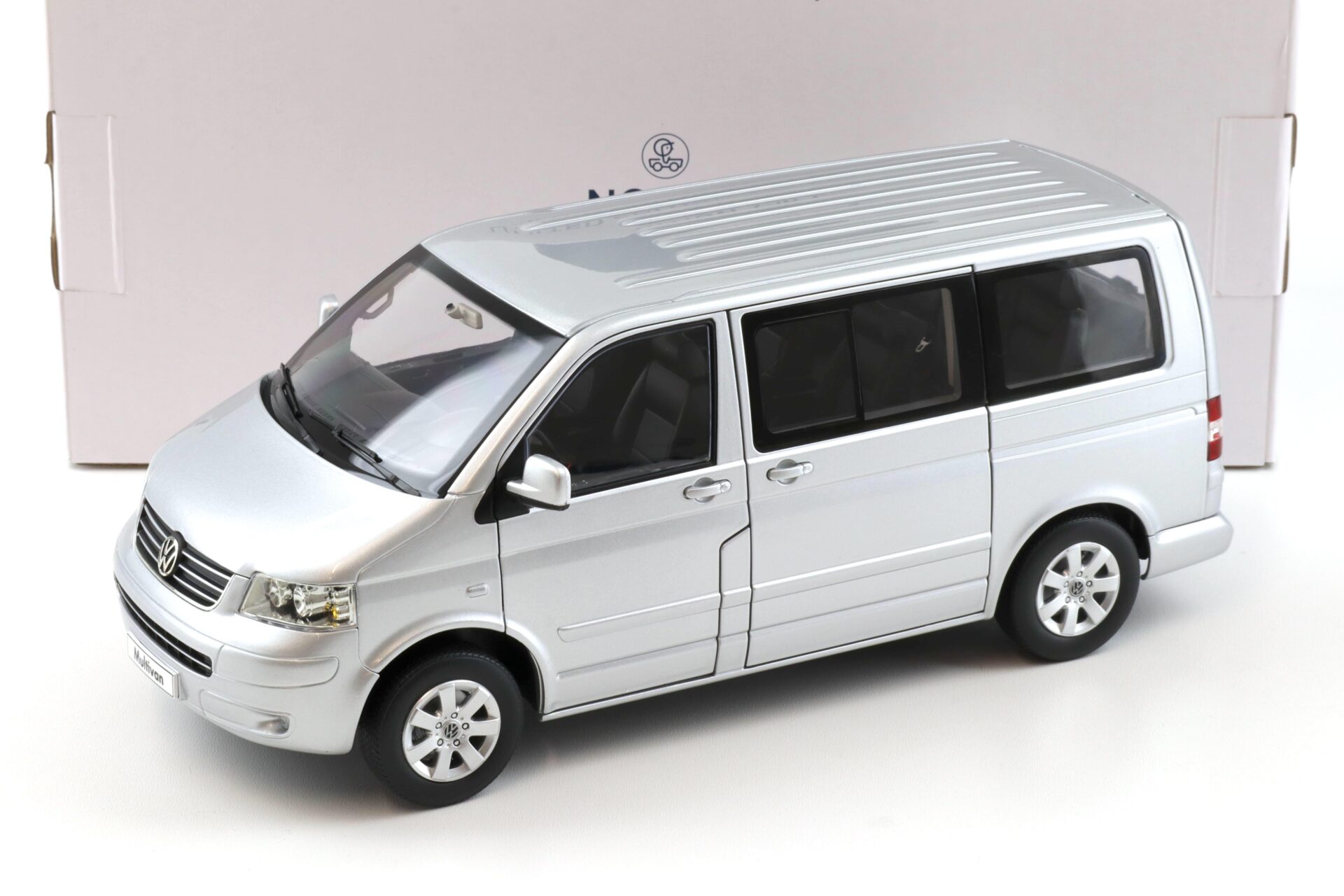 ID 95751 orig.jpg 1:18 Norev VW T5 Multivan 2003 silver metallic - Limited 1000 pcs.