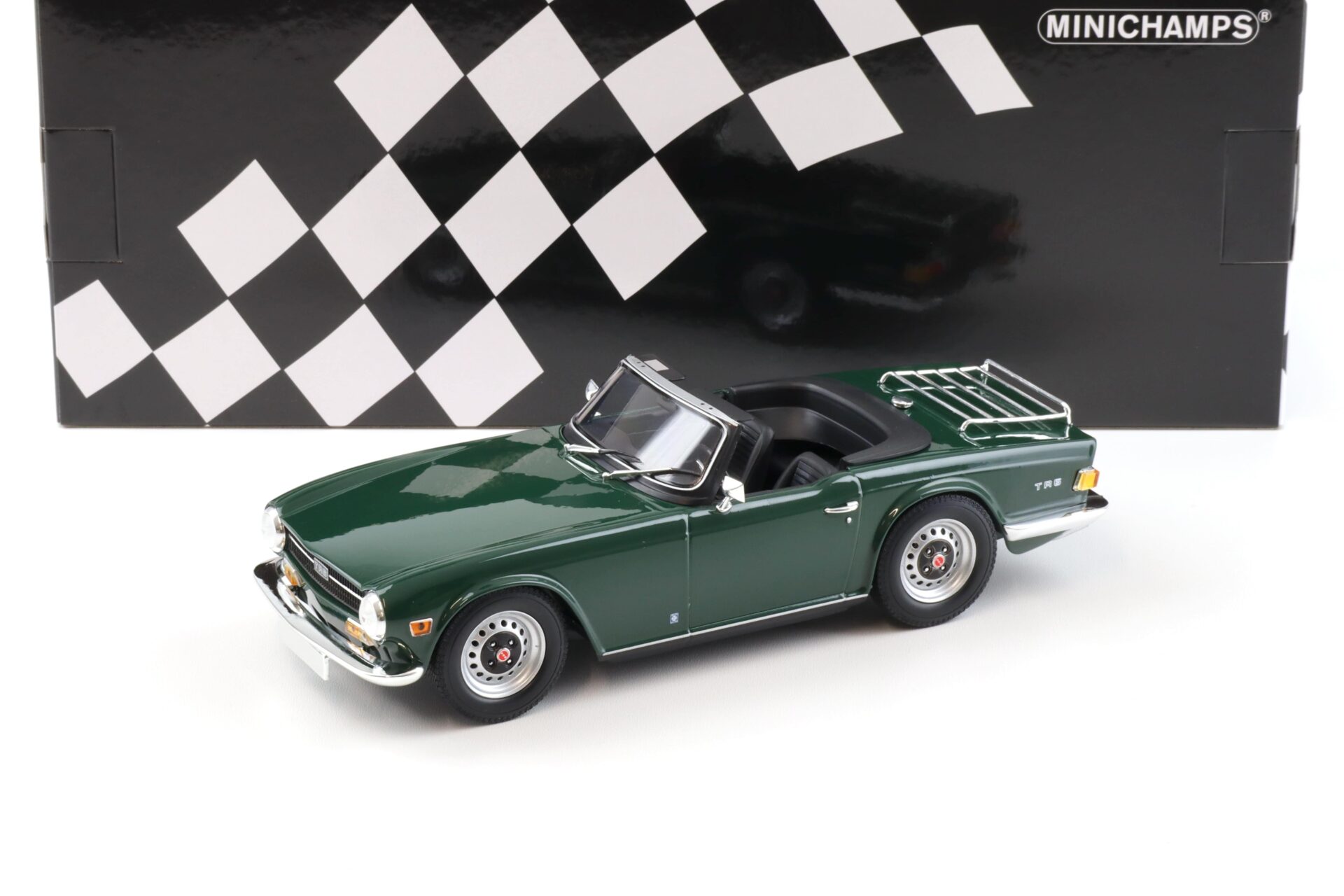 ID 95897 orig 1.jpg 1:18 Minichamps Triumph TR6 Roadster 1969 LHD dark green