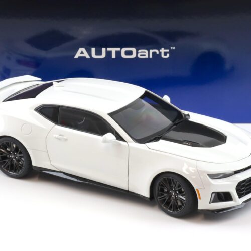 1:18 AUTOart Chevrolet Camaro ZL1 Coupe 2017 summit white 71206 - Image 2
