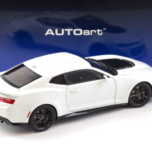 1:18 AUTOart Chevrolet Camaro ZL1 Coupe 2017 summit white 71206 - Image 3