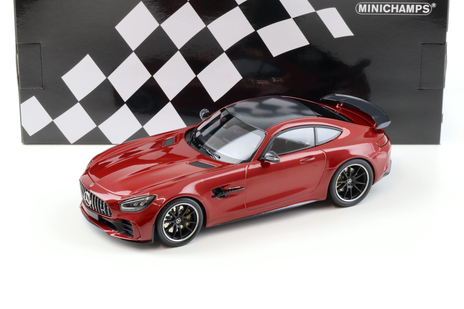 ID 96144 orig 1.jpg 1:18 Minichamps Mercedes AMG GT-R Coupe 2021 red metallic