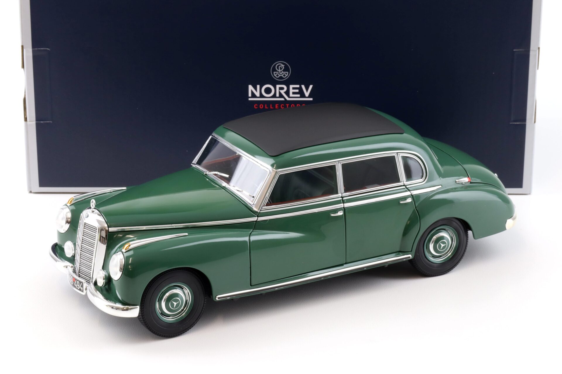 ID 96189 orig 1.jpg 1:18 Norev Mercedes 300 Bj. 1955 green 183516