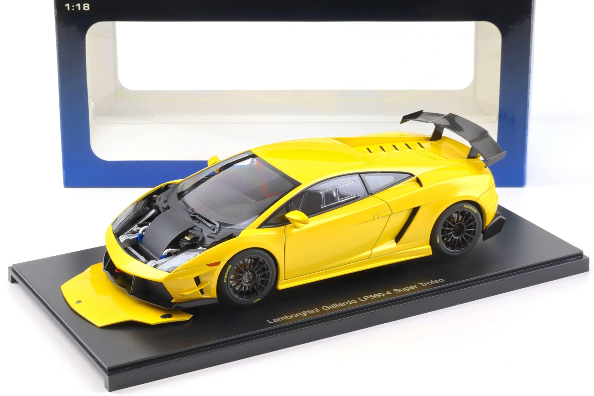 ID 96322 orig 1.jpg 1:18 AUTOart Lamborghini Gallardo LP560-4 Super Trofeo yellow 74687