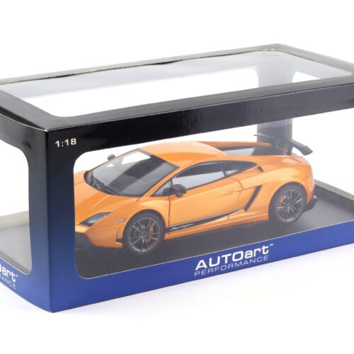 1:18 AUTOart Lamborghini Gallardo LP570-4 Superleggera arancio borealis/ orange 74656 - Image 4