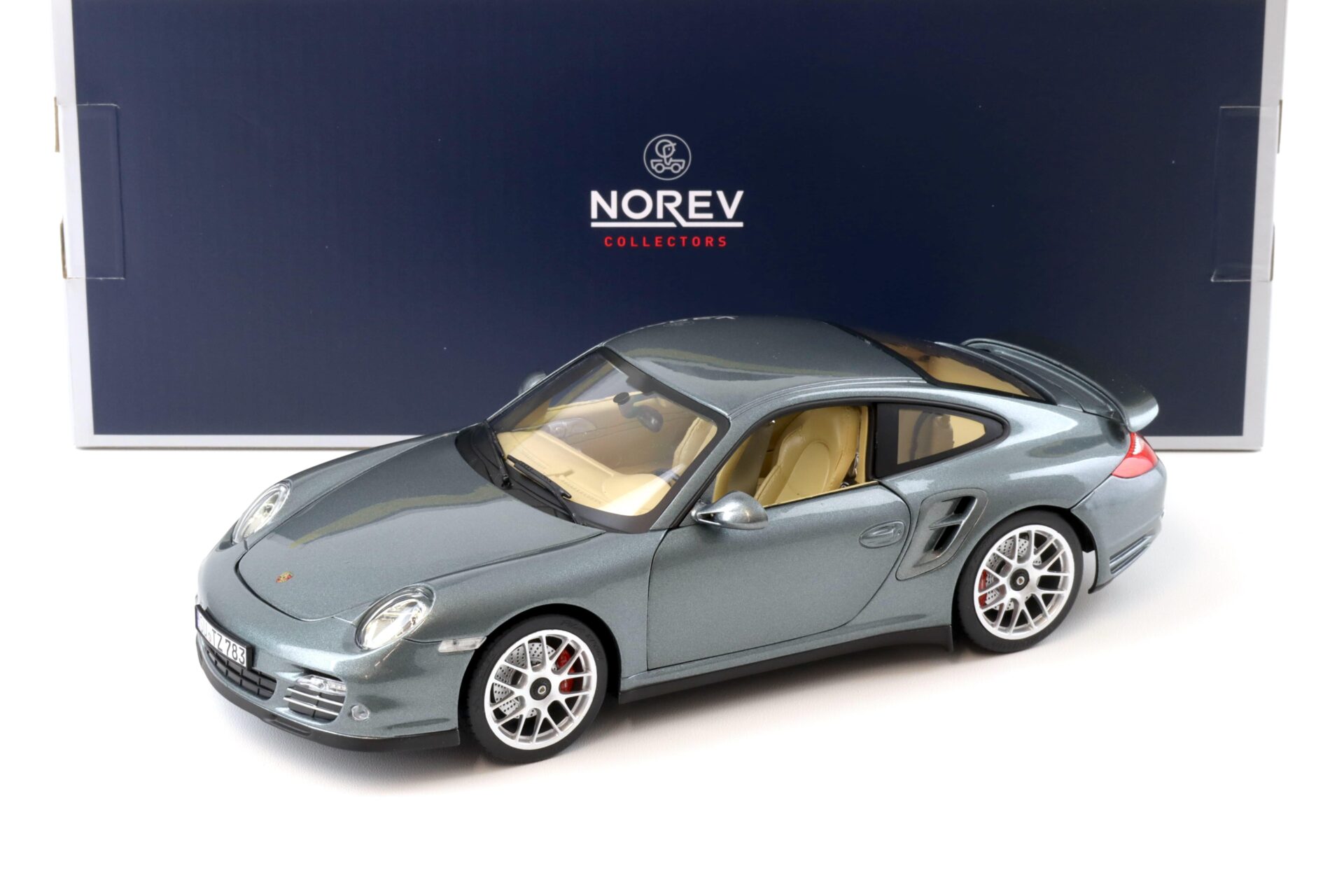 ID 96713 orig 1.jpg 1:18 Norev Porsche 911 (997) Turbo Coupe grey metallic 2010