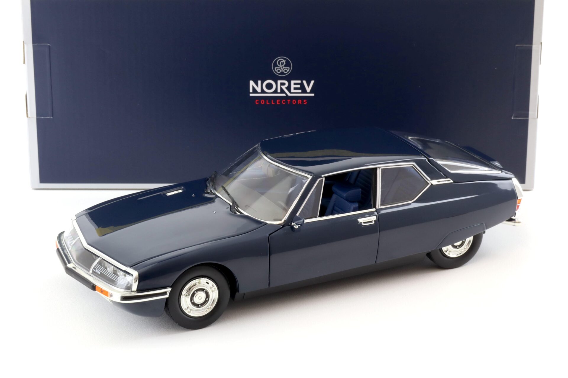 ID 96718 orig 1.jpg 1:18 Norev Citroen SM 1972 Orient blue 181732