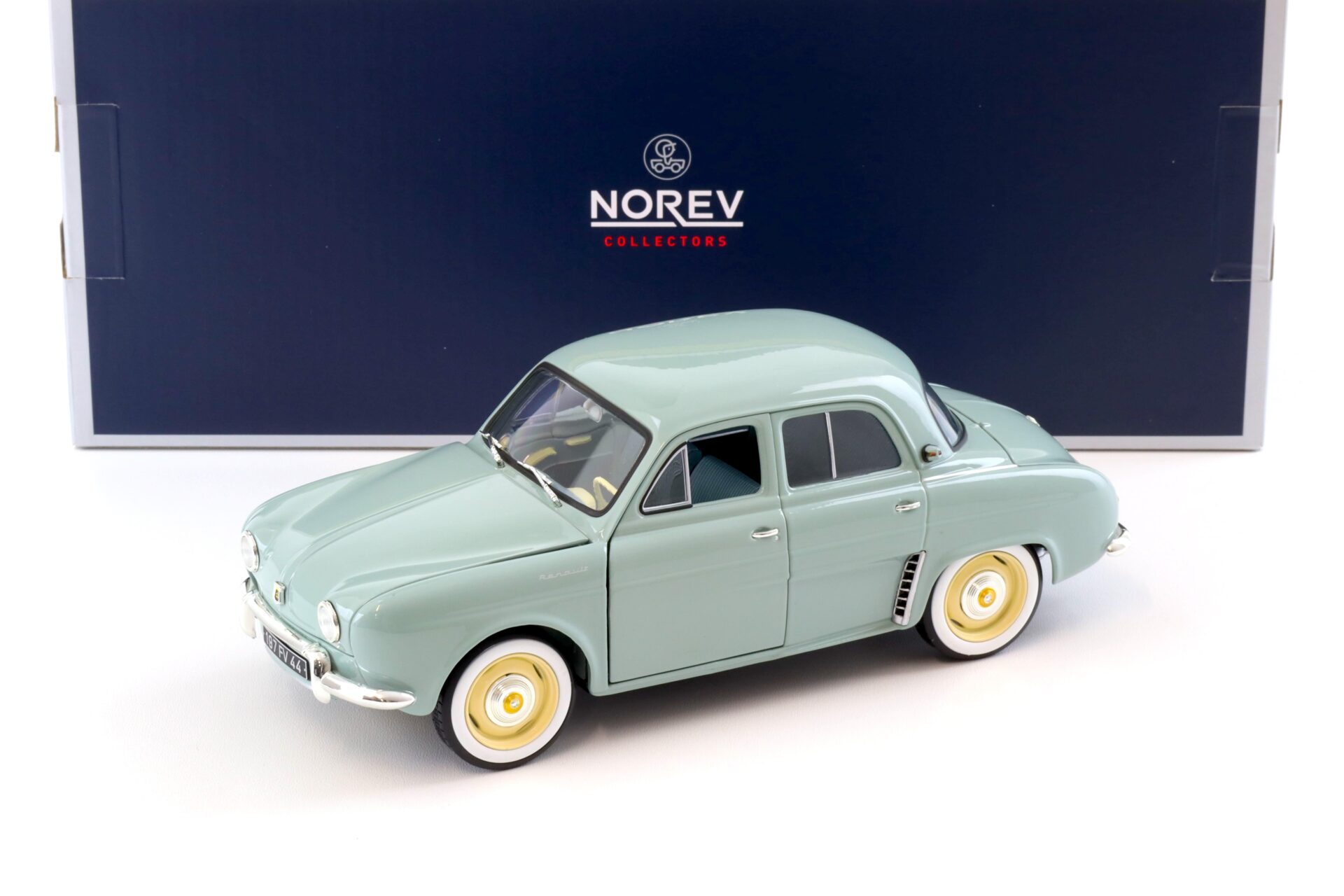 ID 96736 orig 1.jpg 1:18 Norev Renault Dauphine 1958 Azur blue 185159