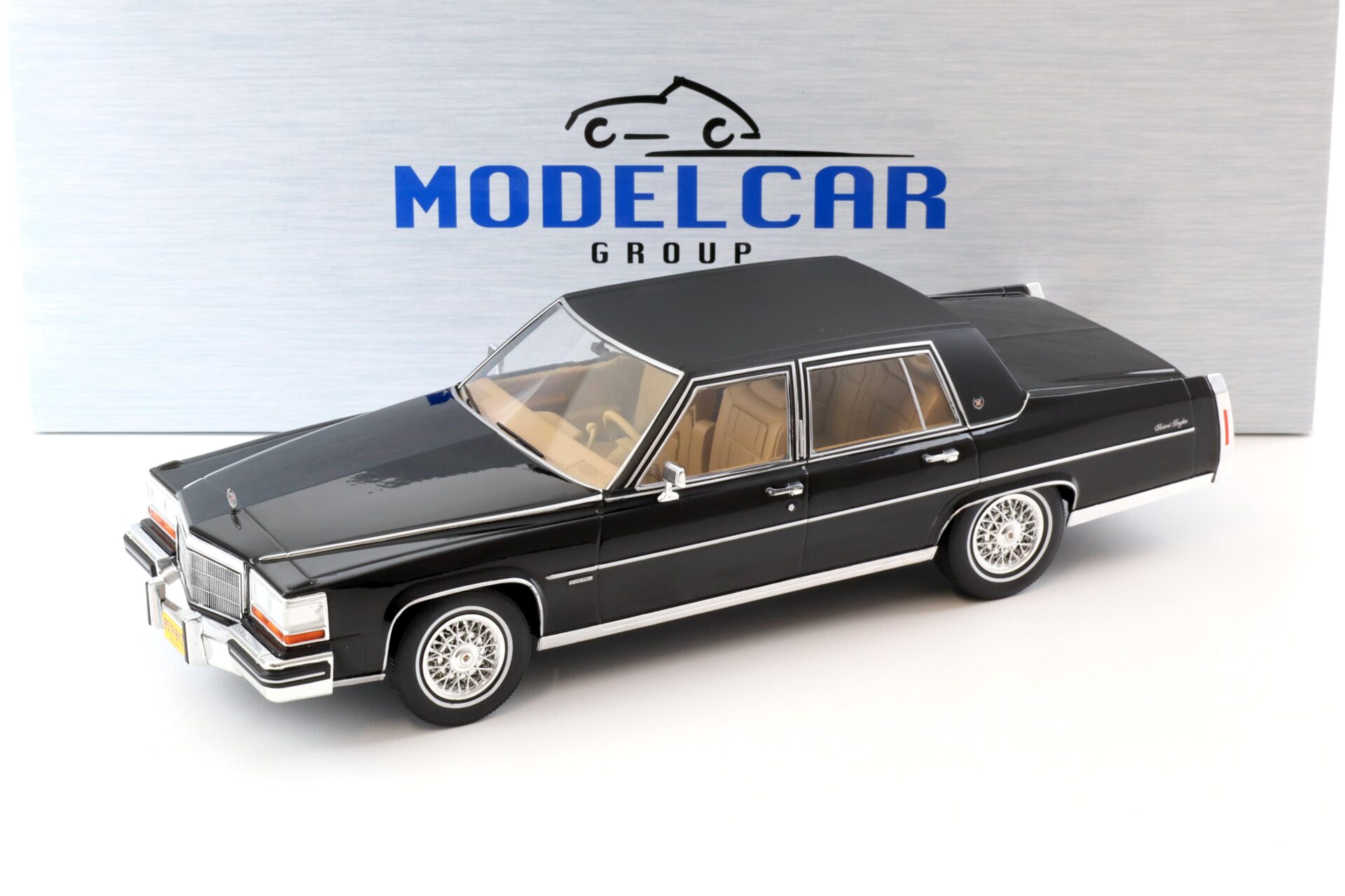 ID 96834 orig.jpg 1:18 MCG 1982 Cadillac Fleetwood Brougham black