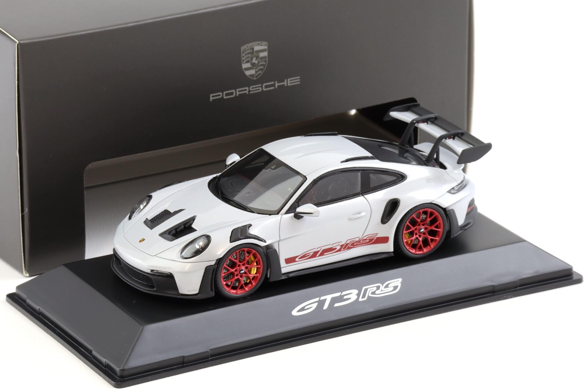 ID 97289 orig.jpg 1:43 Spark Porsche 911 (992) GT3 RS ice grey metallic/ pyro red WAP DEALER