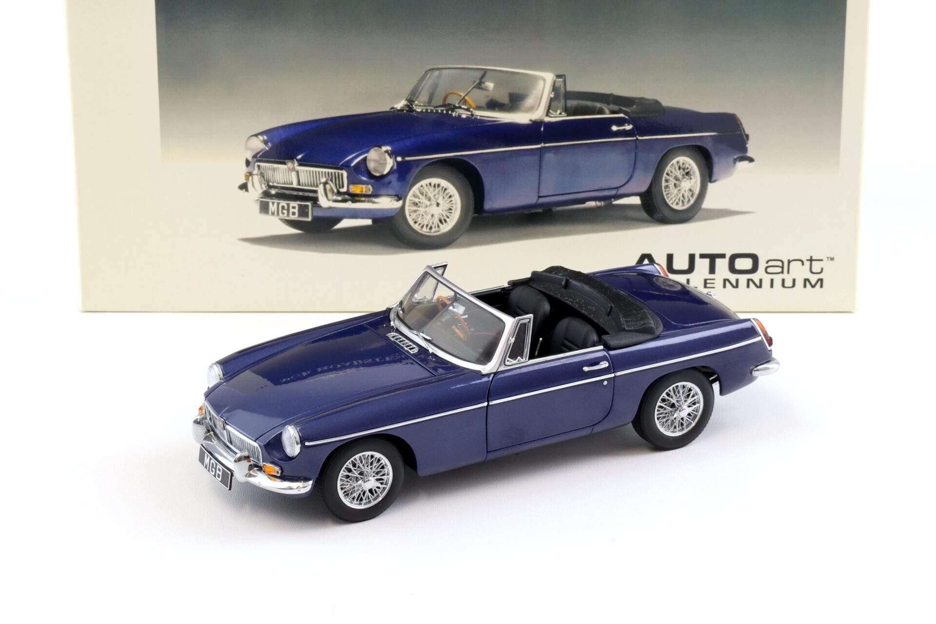 ID 97751 orig 1.jpg 1:18 AUTOart MGB Roadster MK II Pageant 1969 blue metallic 76611