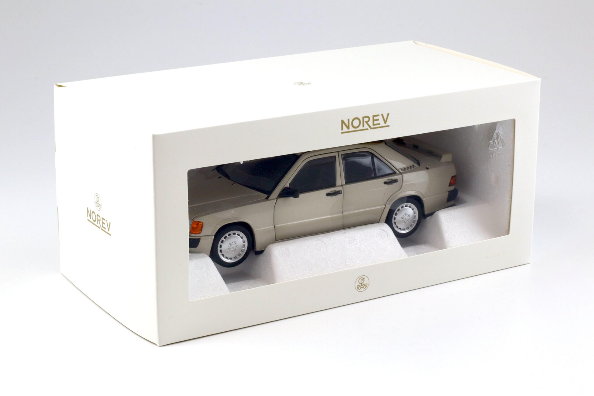 1:18 Norev Mercedes 190E 2.3-16 W201 Limousine 1984 Smoke silver metallic 183831