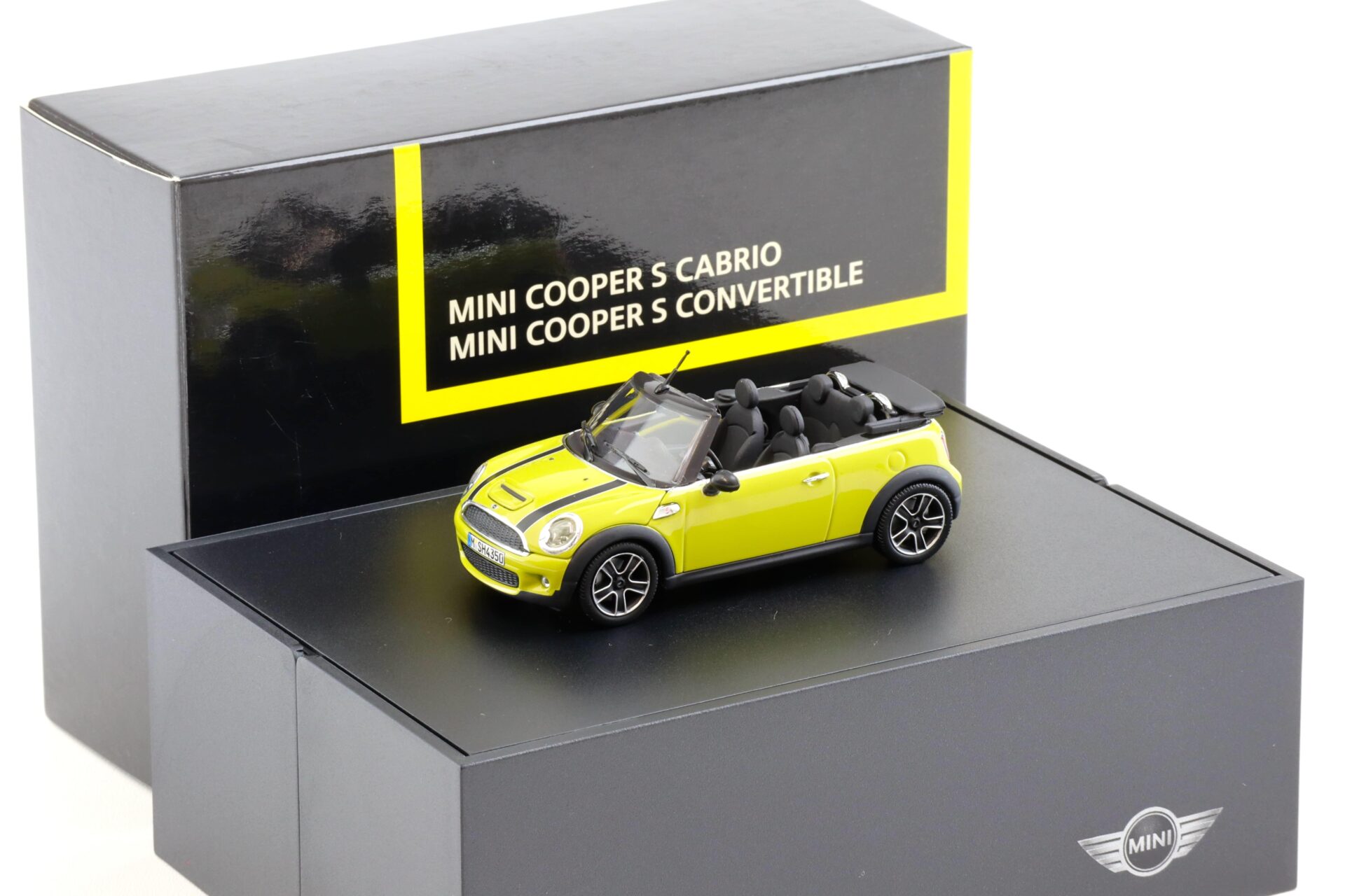 ID 98356 orig 1.jpg 1:43 Minichamps Mini Cooper S R57 Convertible Interchange yellow DEALER VERSION
