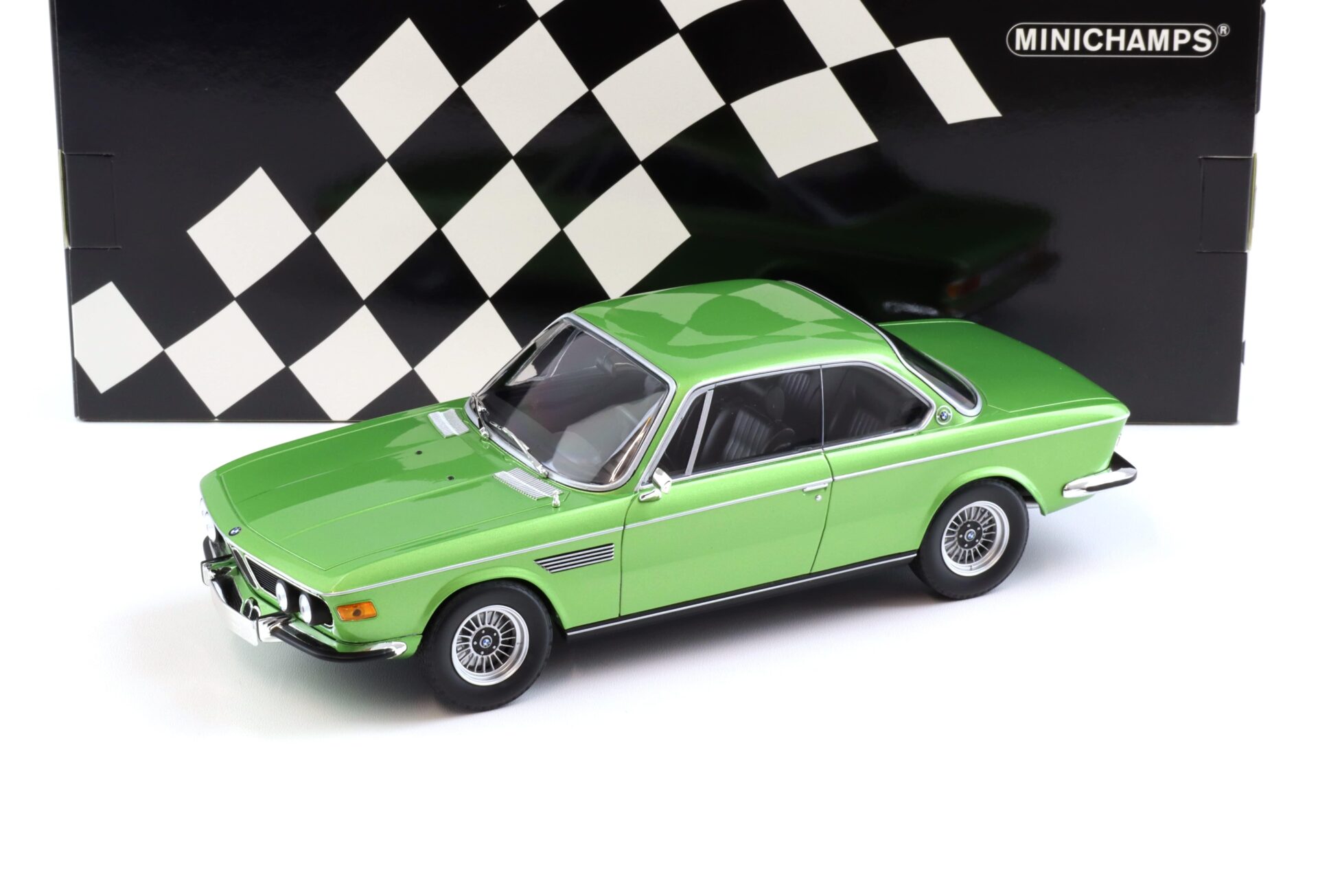 ID 98671 orig 1.jpg 1:18 Minichamps BMW 3.0 CSL Coupe 1971 (E9) green metallic