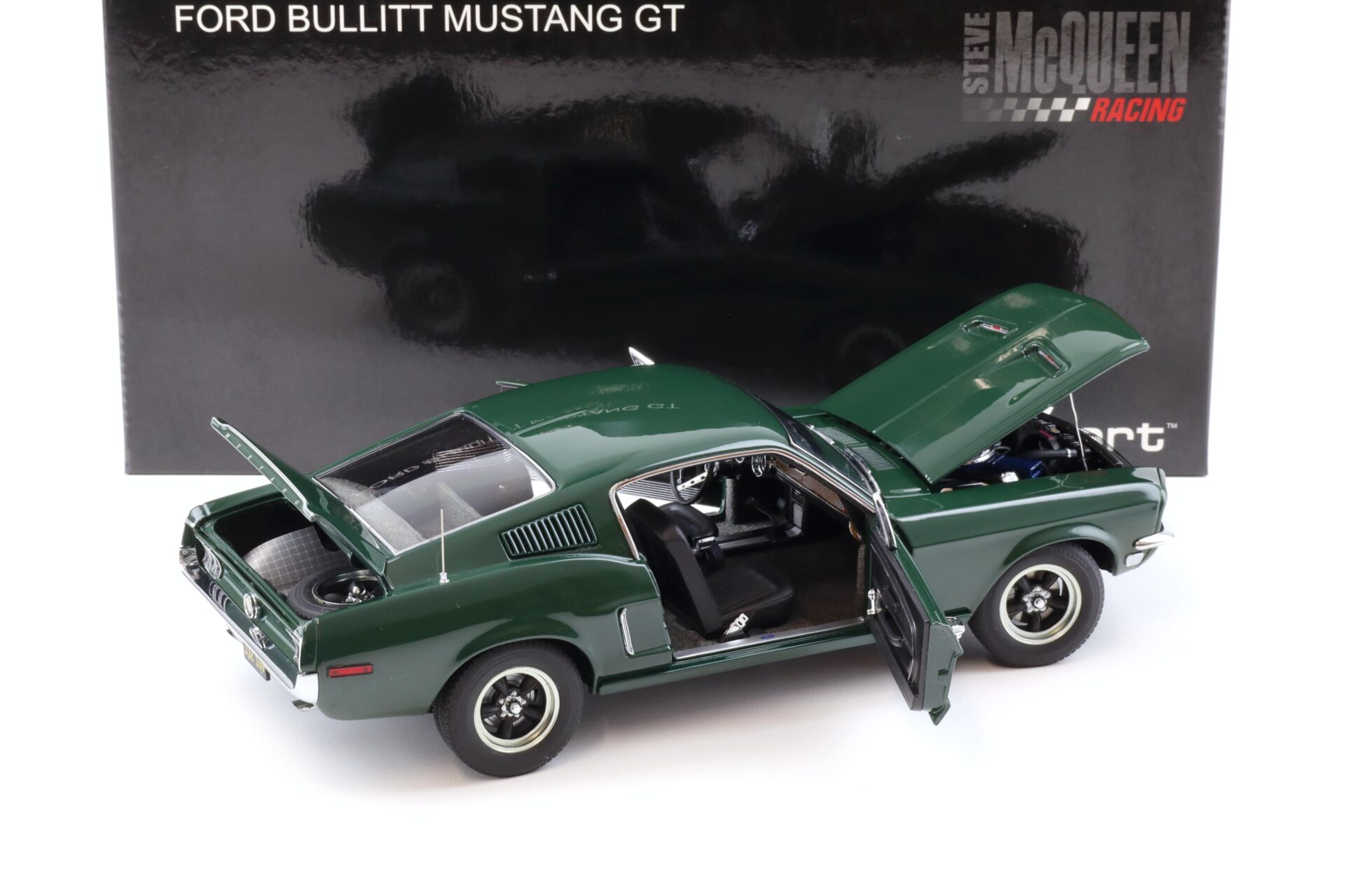 1:18 AUTOart Ford Mustang GT BULLITT 1968 Steve McQueen Version green 72813