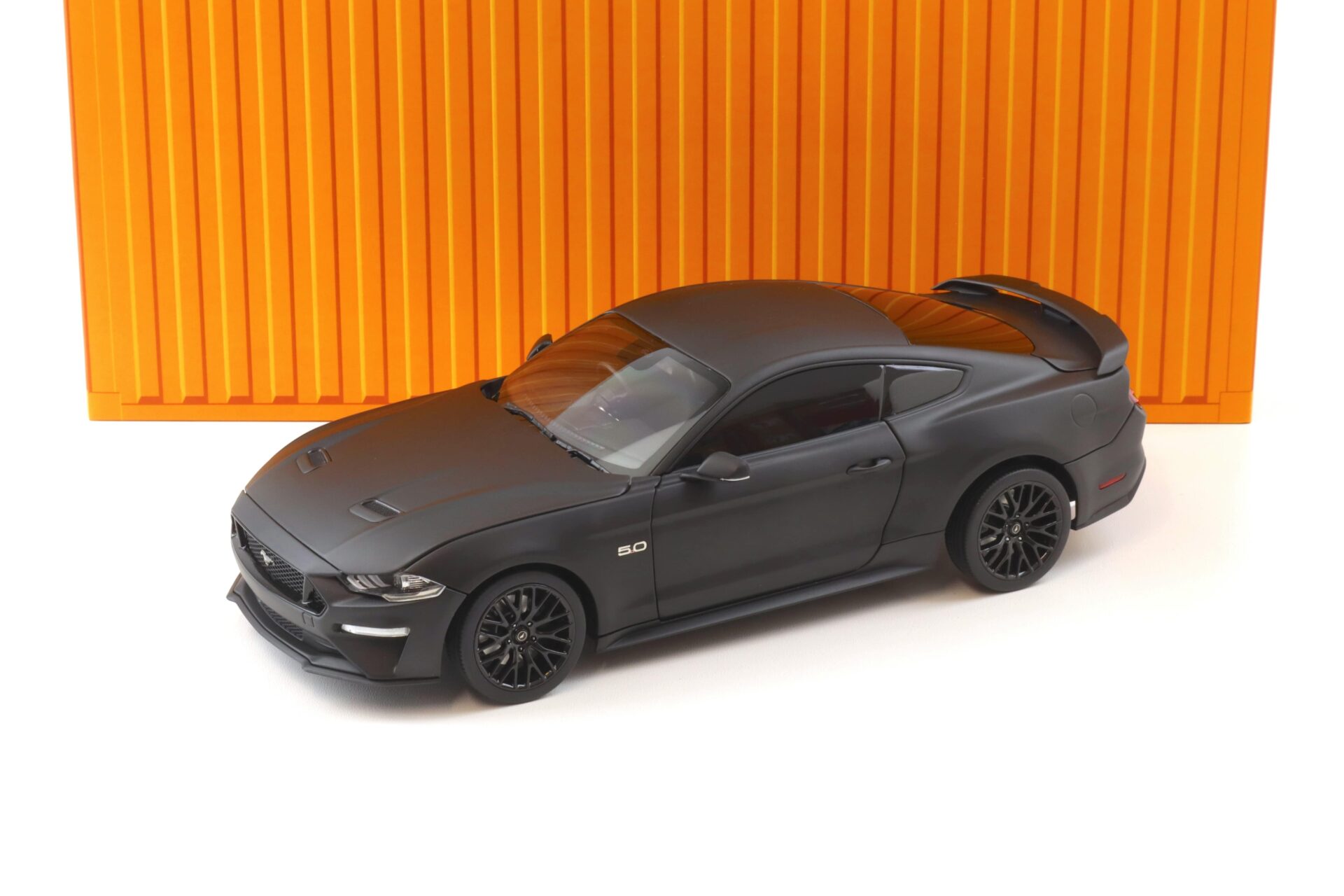 ID 101669 orig.jpg 1:18 Diecast Masters 2019 Ford Mustang GT 5.0 Coupe RHD matt black