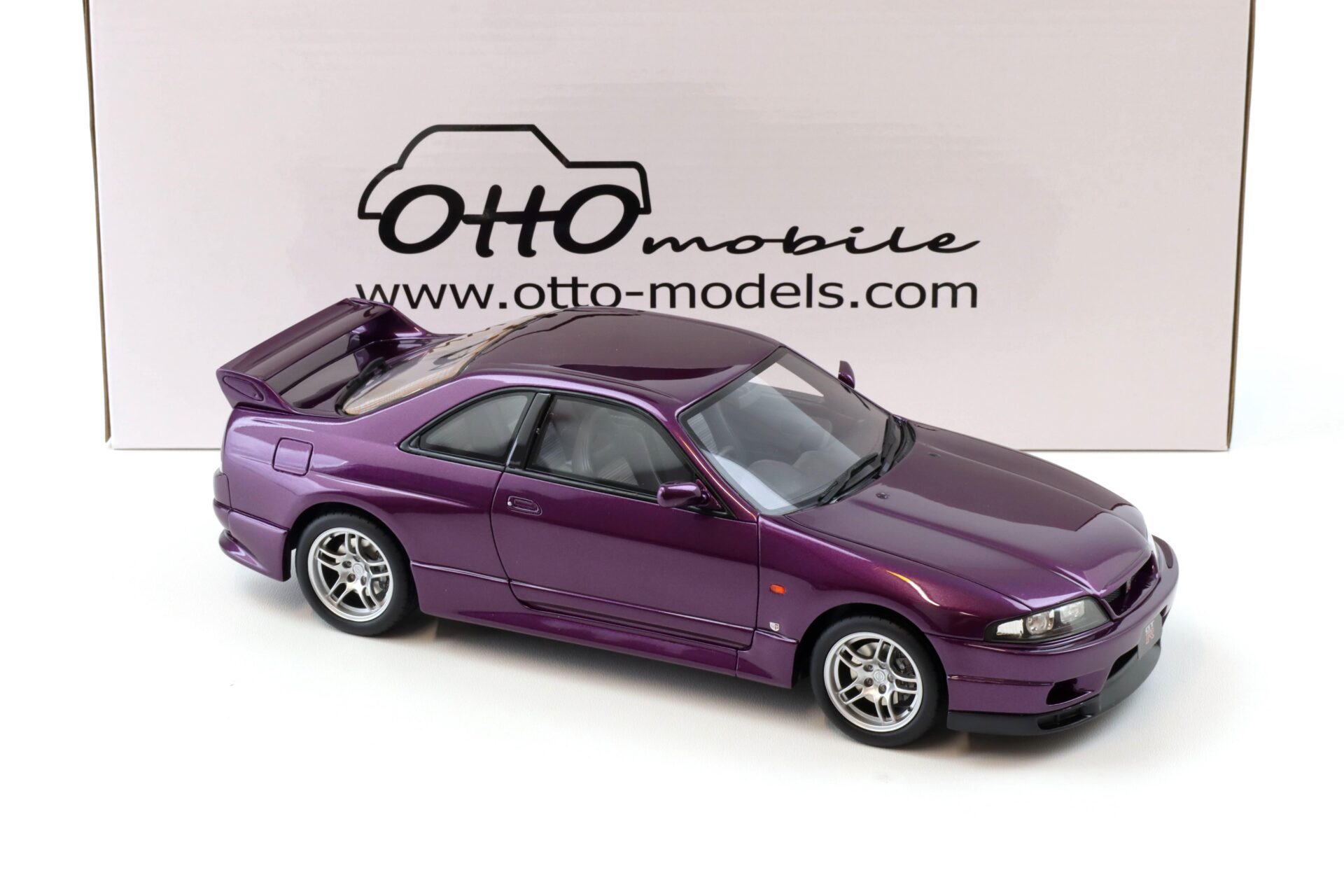 1:18 OTTO mobile OT1138 Nissan Skyline GT-R R33 V-Spec Midnight purple 1995