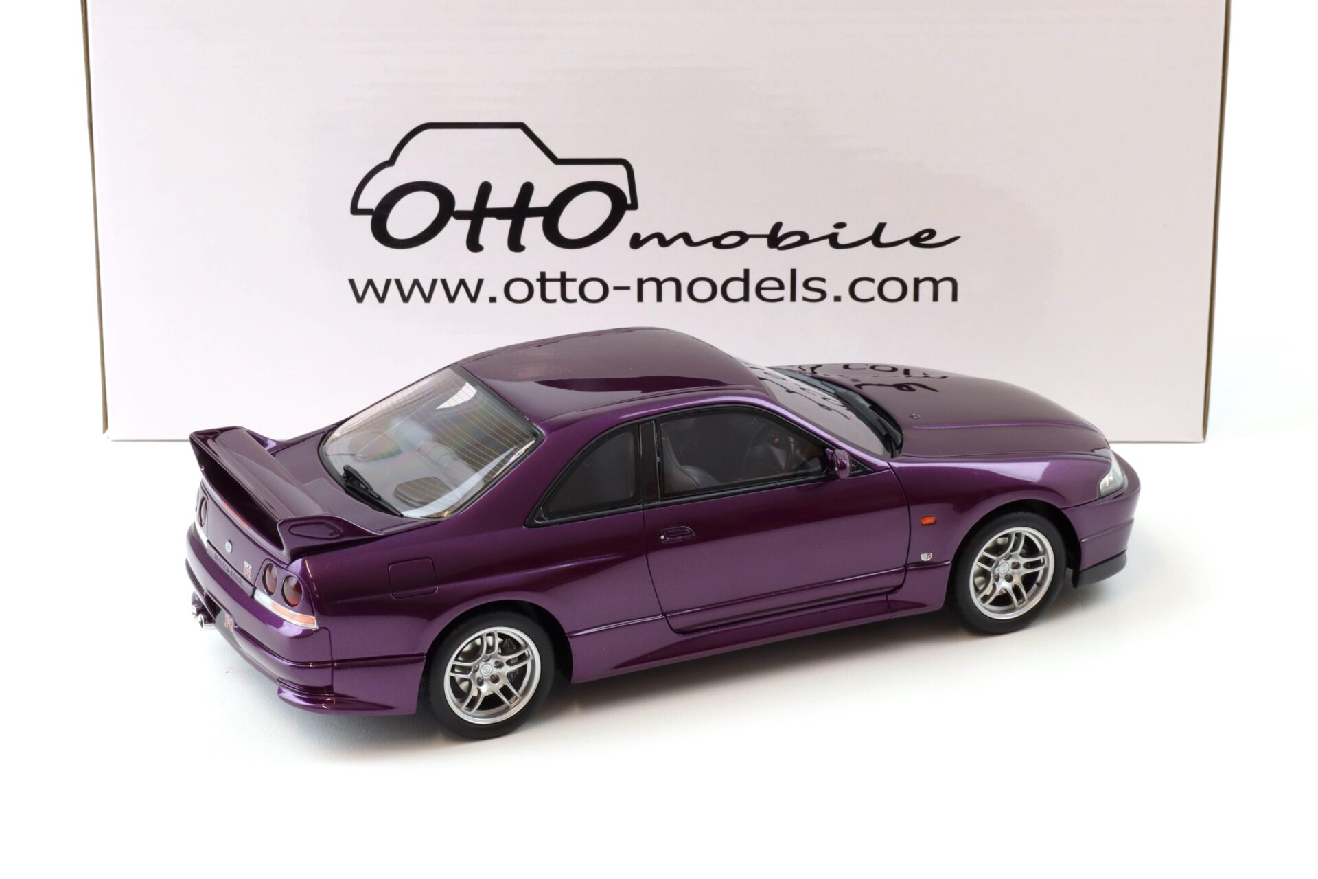 1:18 OTTO mobile OT1138 Nissan Skyline GT-R R33 V-Spec Midnight purple 1995