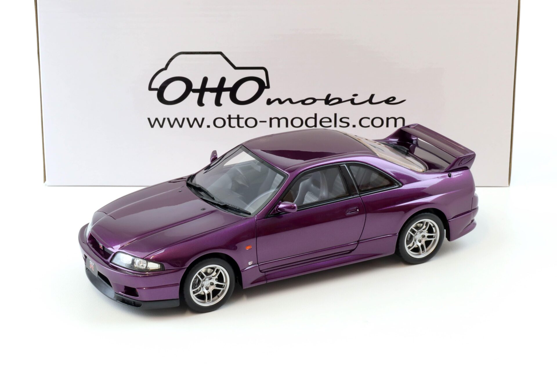 ID 102001 orig.jpg 1:18 OTTO mobile OT1138 Nissan Skyline GT-R R33 V-Spec Midnight purple 1995