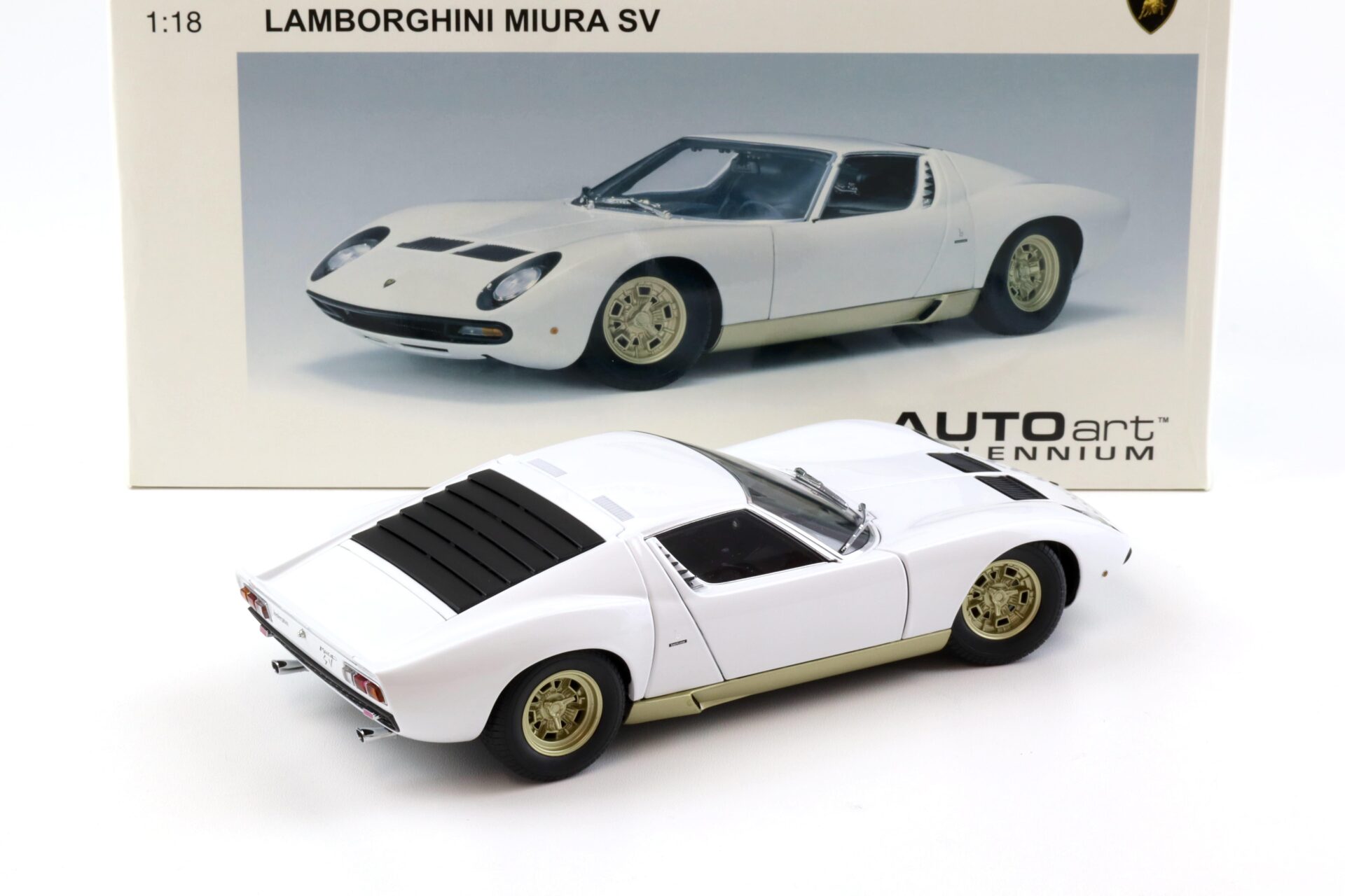 1:18 AUTOart Lamborghini Miura SV white/ gold side skirts DIECAST 74544