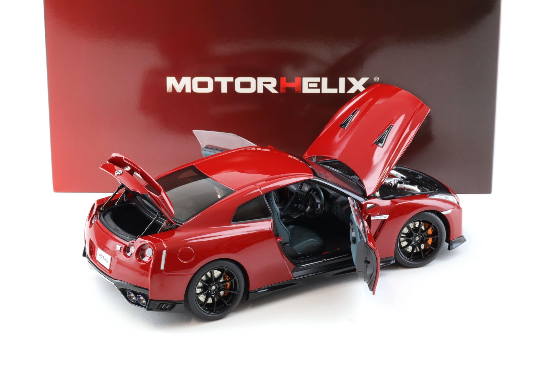 1:18 Motorhelix Nissan GT-R R35 Track Edition by NISMO 2020 Vibrant red M83511