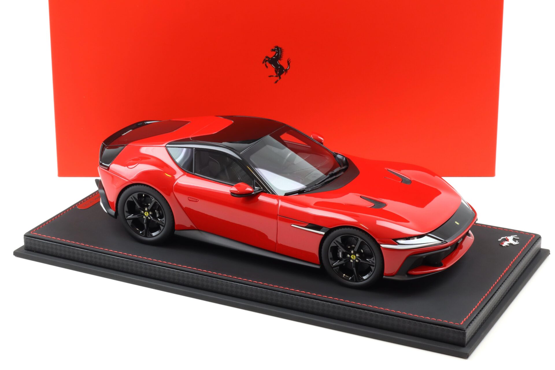 1:18 BBR Ferrari 12Cilindri Coupe Rosso Corsa red with display - Limited 200 pcs.