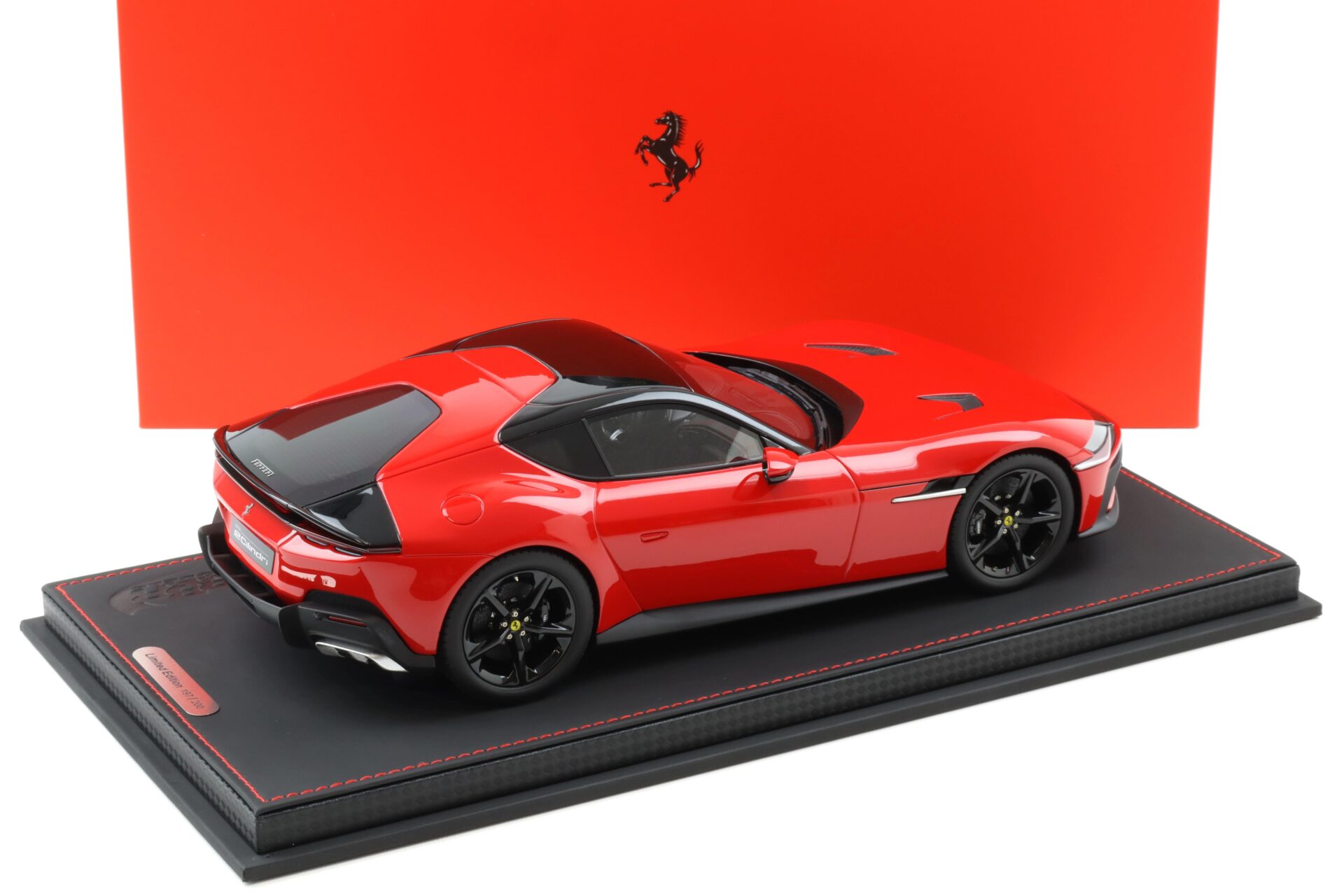 1:18 BBR Ferrari 12Cilindri Coupe Rosso Corsa red with display - Limited 200 pcs.