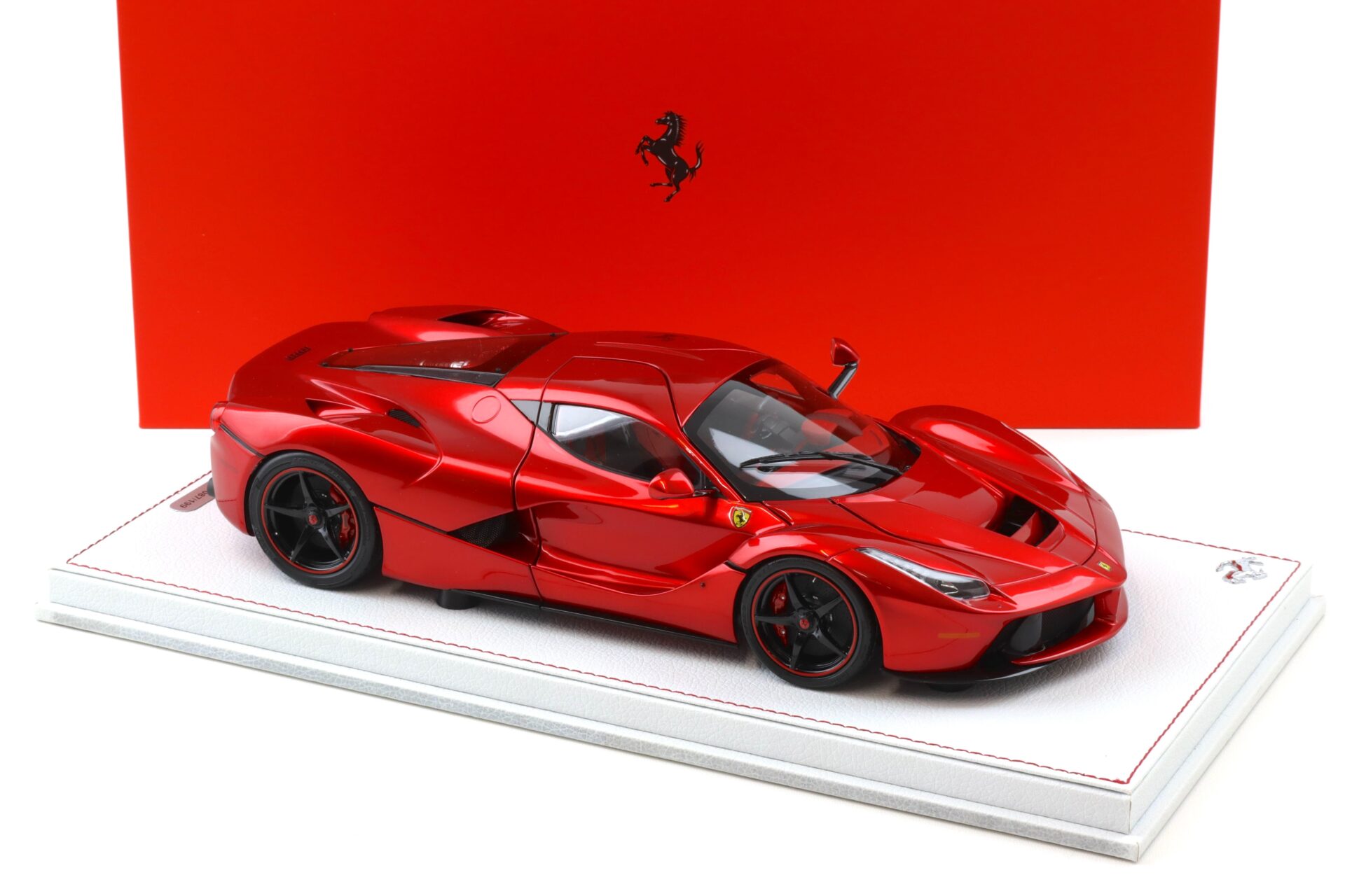 1:18 BBR Ferrari LaFerrari Rosso Fuoco One off Special Lewis Hamilton - Limited 199 pcs.