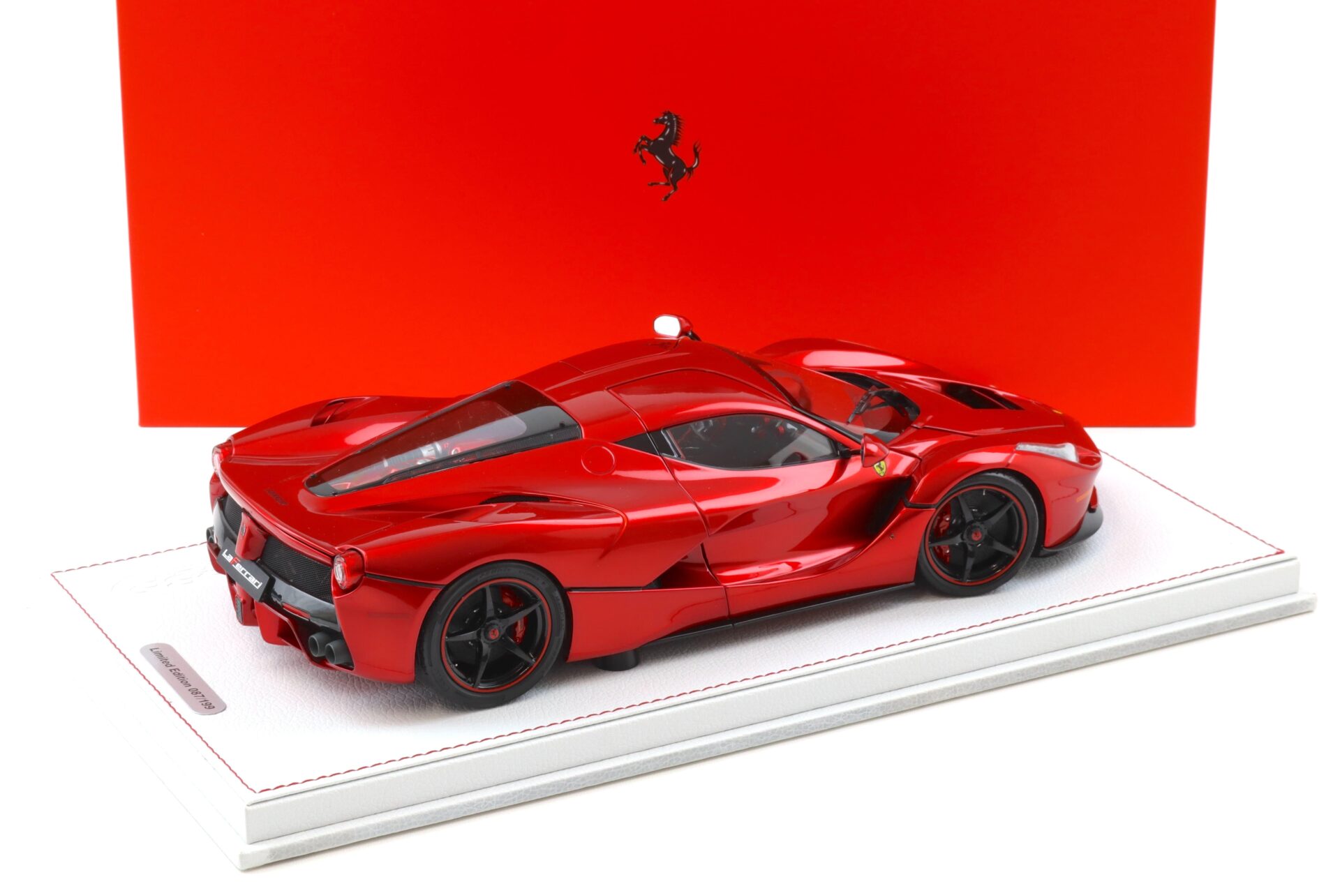 1:18 BBR Ferrari LaFerrari Rosso Fuoco One off Special Lewis Hamilton - Limited 199 pcs.