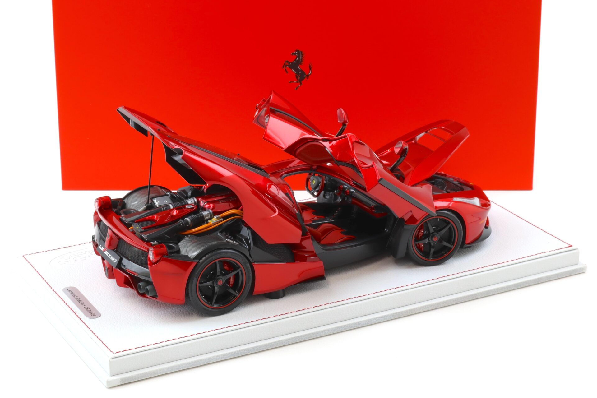 1:18 BBR Ferrari LaFerrari Rosso Fuoco One off Special Lewis Hamilton - Limited 199 pcs.