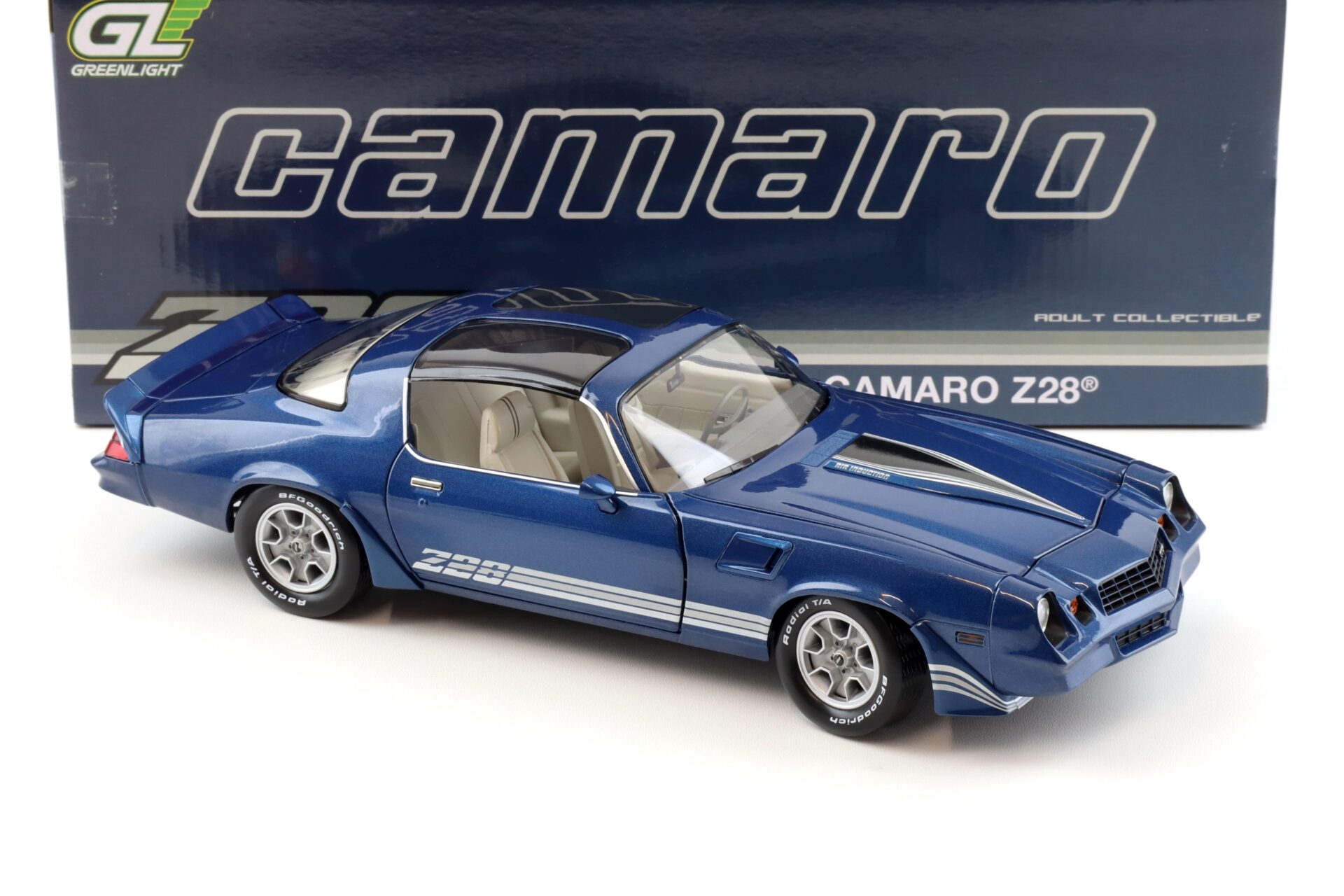 1:18 Greenlight 1980 Chevrolet Camaro Z28 with T-Tops dark blue with stripes
