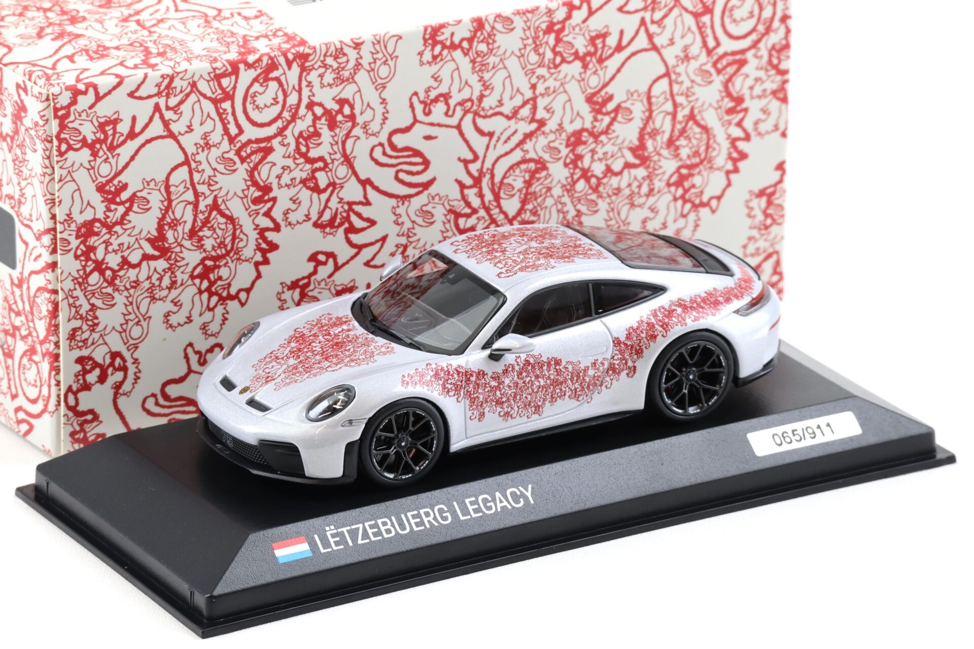1:43 Minichamps Porsche 911 992.2 GT3 Touring Lëtzebuerg Legacy