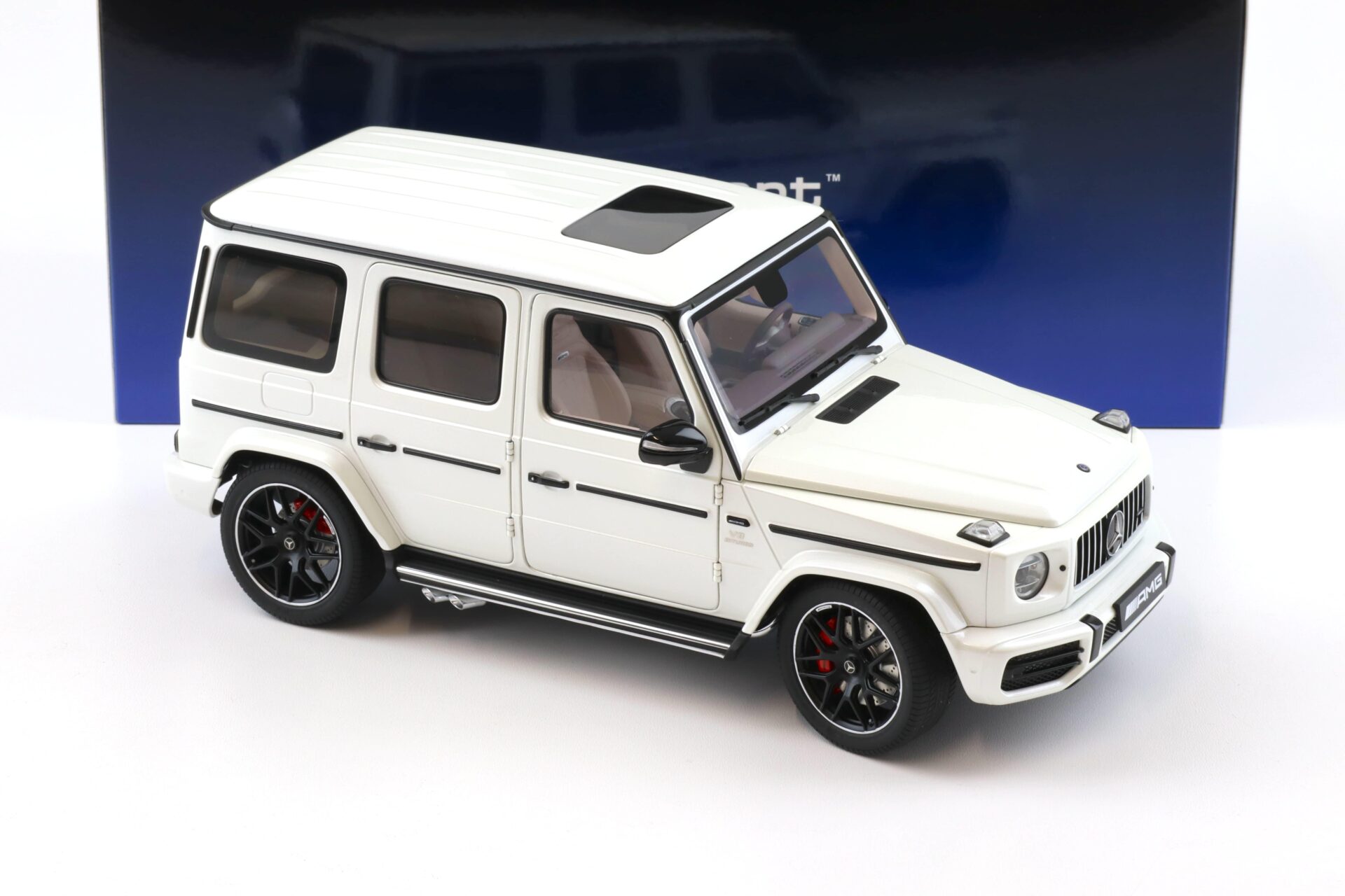 1:18 AUTOart Mercedes G63 AMG 2019 W463A Designo Brilliant white metallic