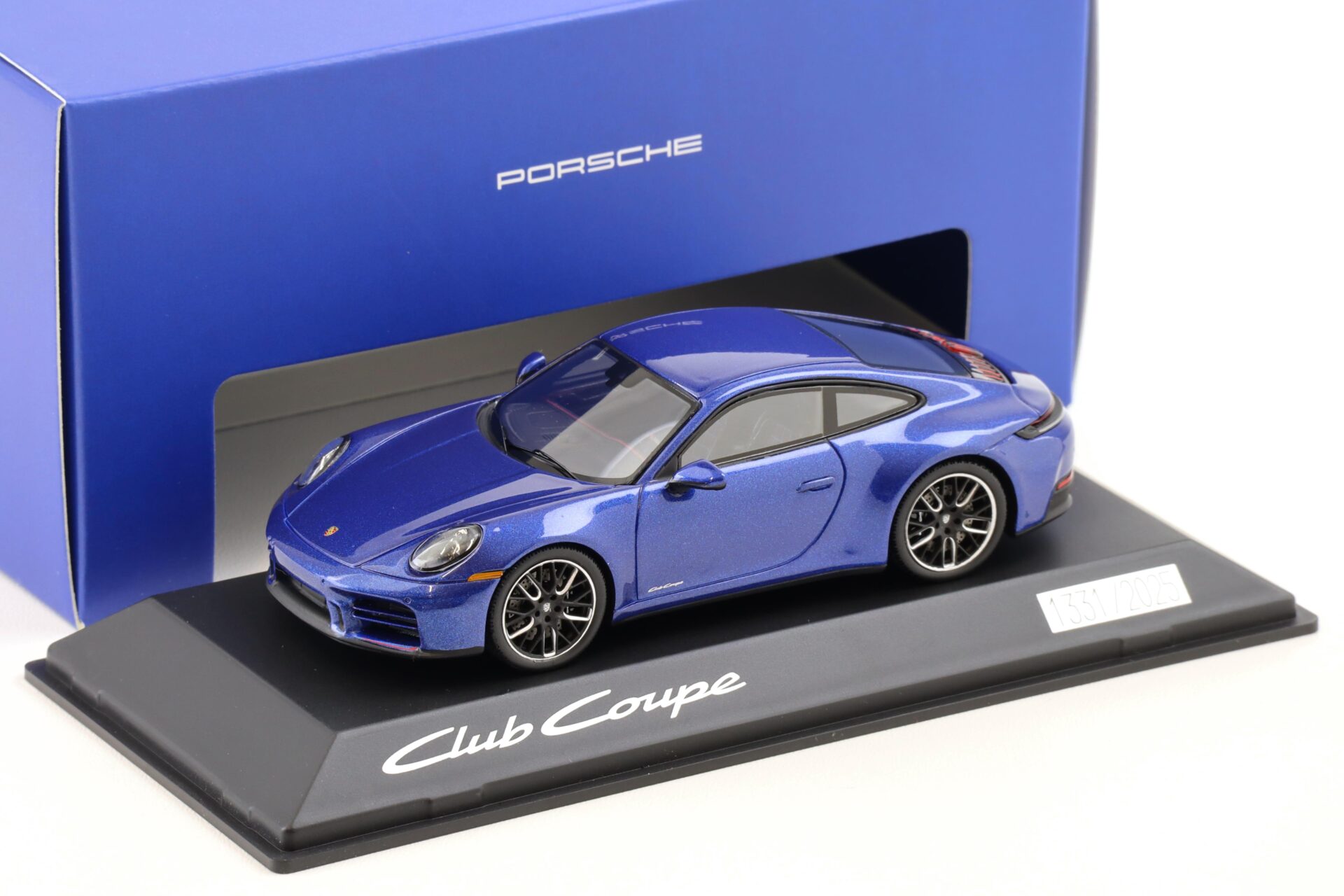 1:43 Spark Porsche 911 992.2 Carrera Club Coupe 70 Years blue metallic WAP DEALER
