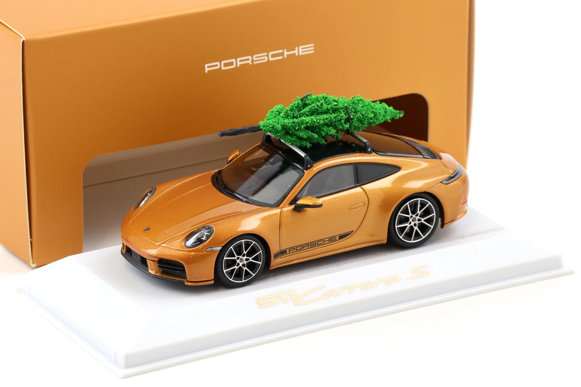 1:43 Minichamps Porsche 911 992.2 Carrera S Nordic gold Xmas 2025 WAP DEALER