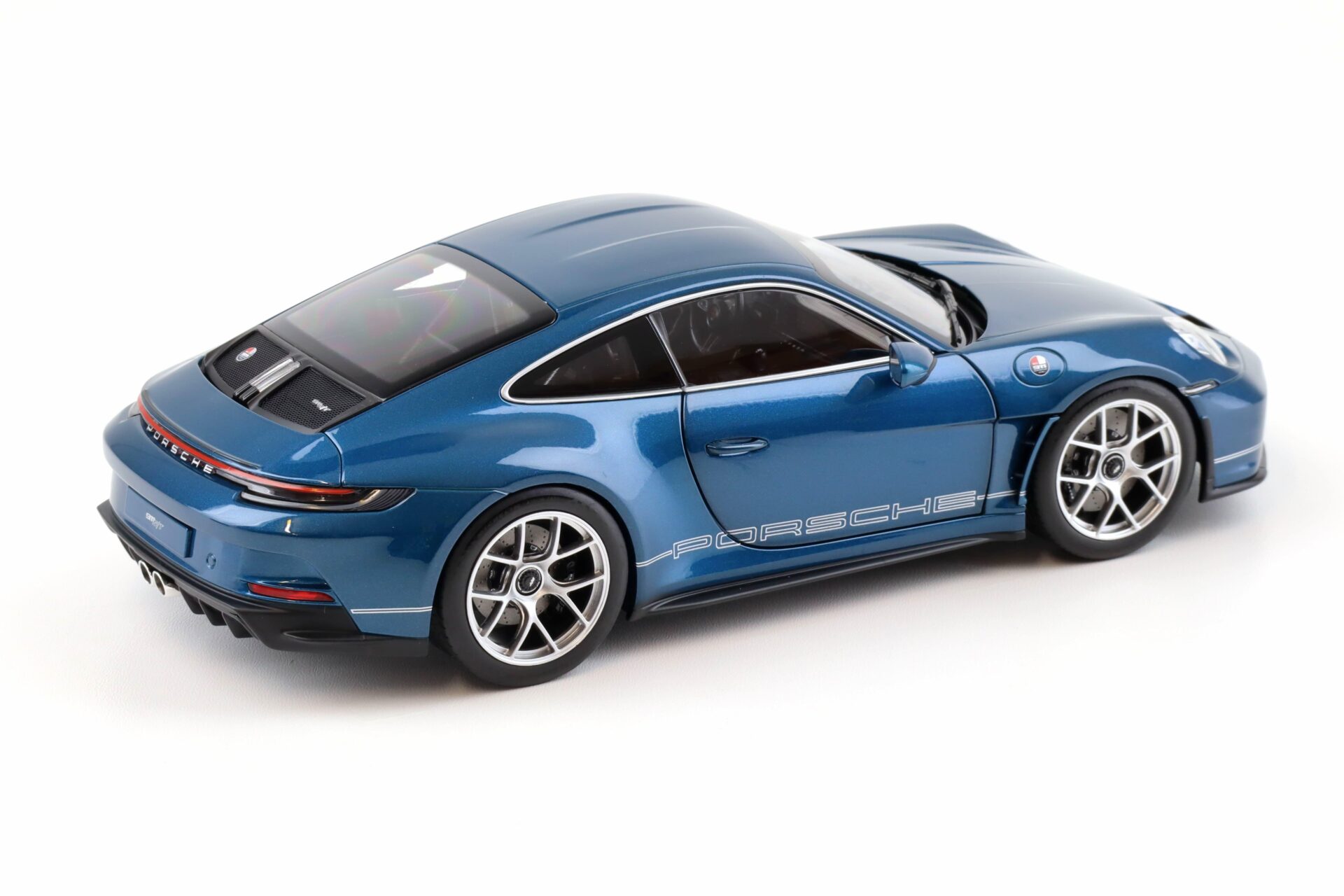 PREORDER 1:18 Norev Porsche 911 992 S/T Sonderwunsch PTS+ Amazonas green - Limited 500 pcs.