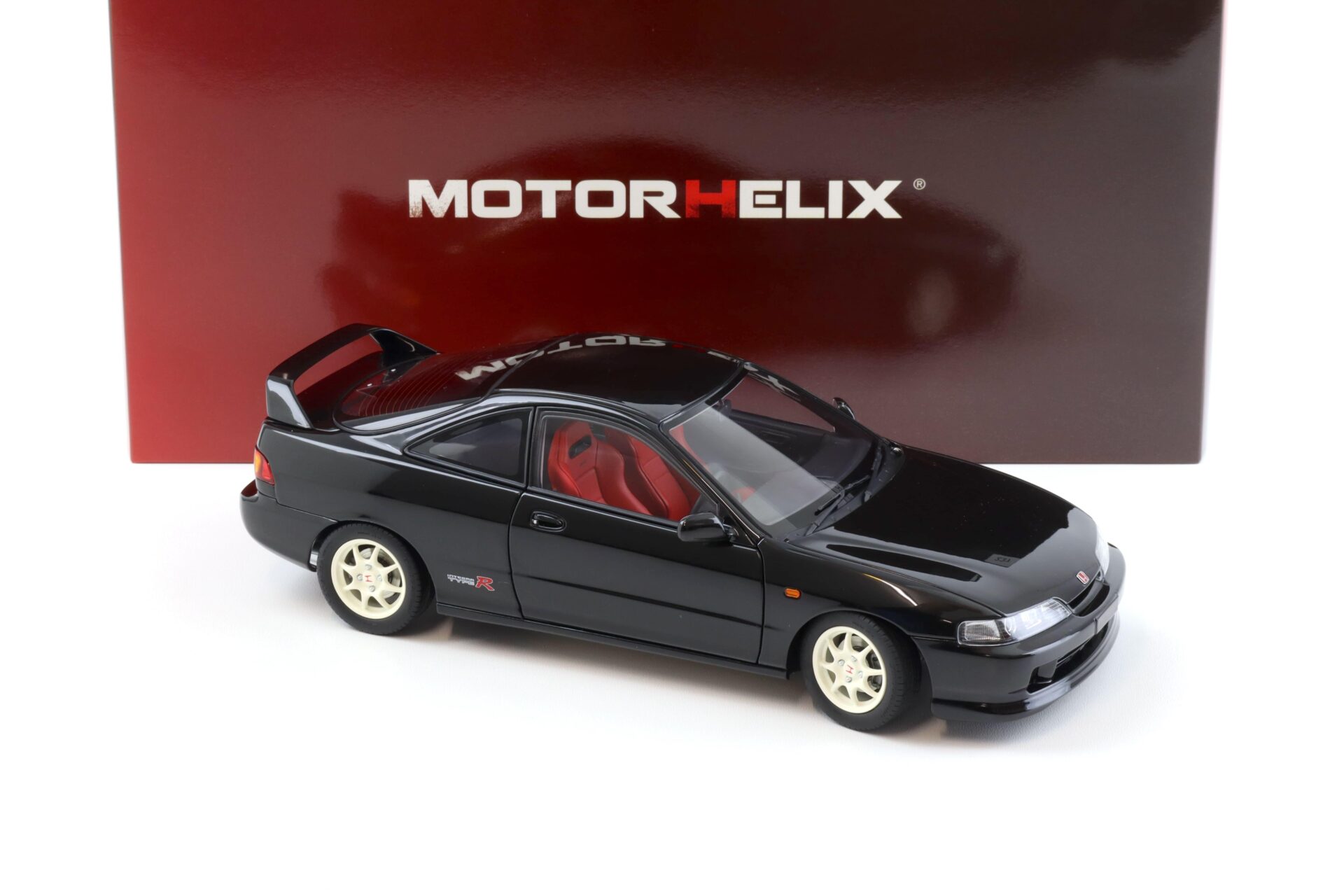 1:18 Motorhelix Honda Integra Type R (DC2) PRE-Facelift Flamenco black pearl M85203
