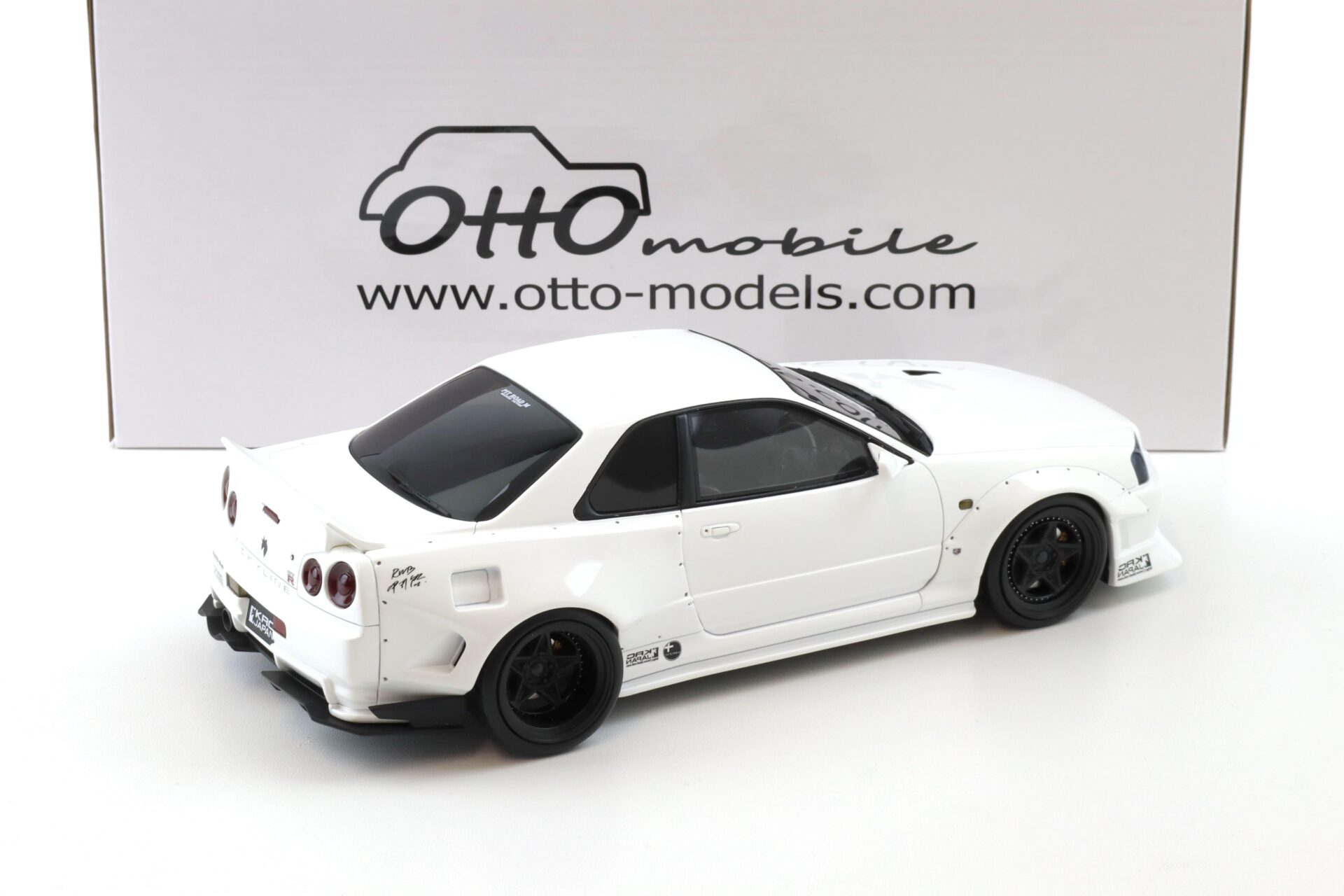 1:18 OTTO mobile OT1135 Nissan Skyline GT-R R34 By KRC 2019 pearl white QX1
