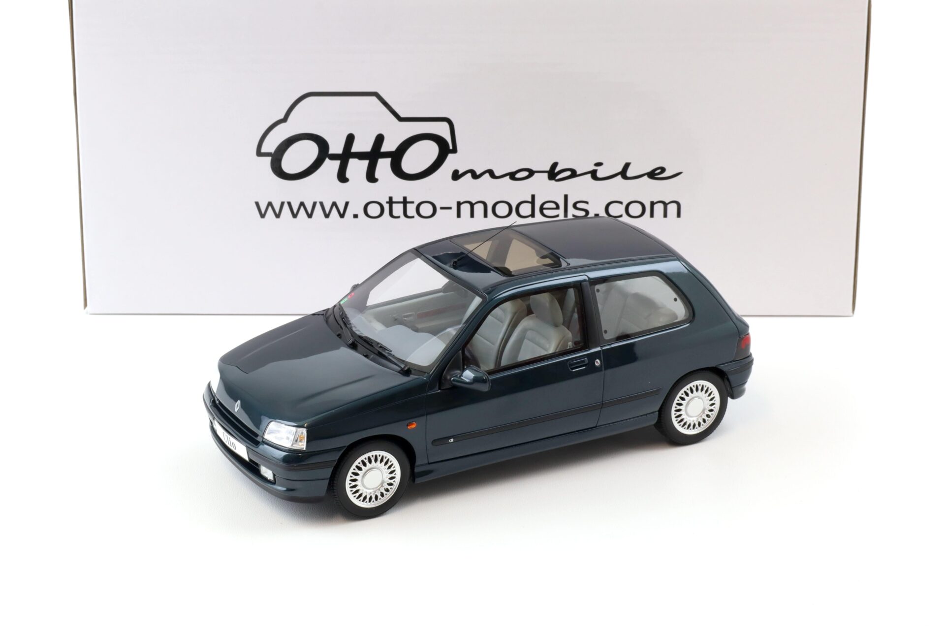 ID 103984 orig 1.jpg 1:18 OTTO mobile OT1157 Renault Clio Baccara Abyss green 1995