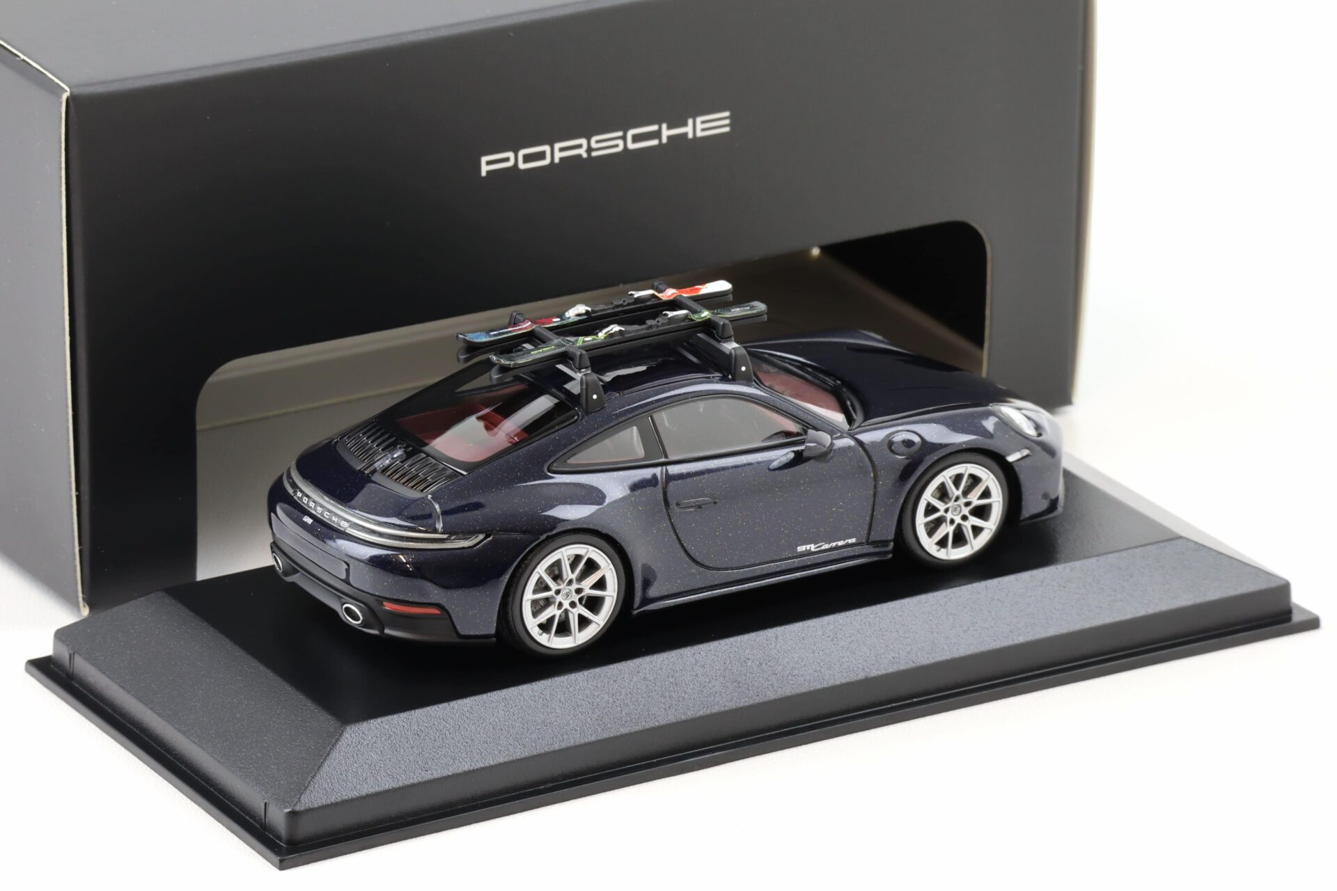 1:43 Minichamps Porsche 911 992.2 Carrera Coupe with Ski Carbon black WAP DEALER