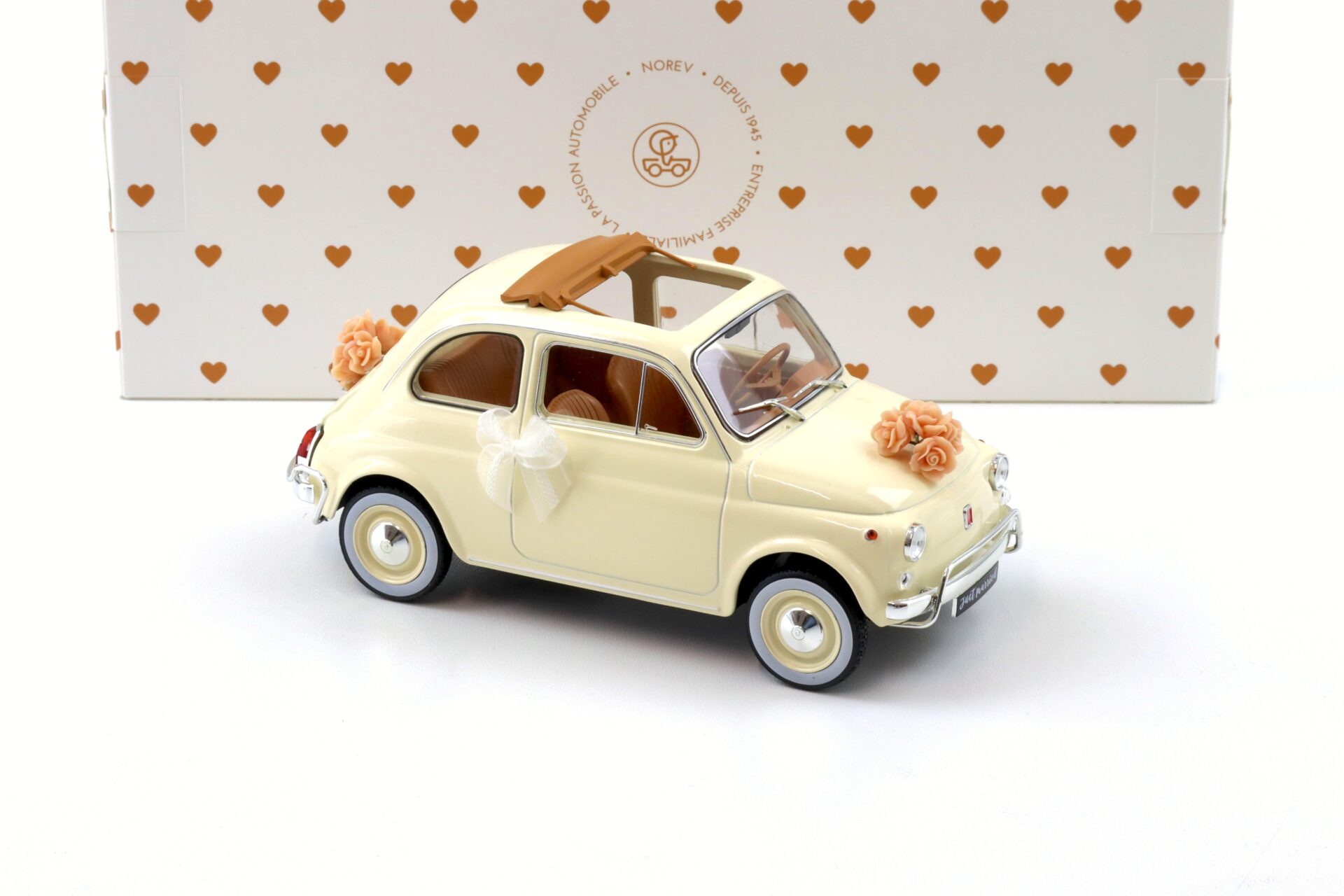 1:18 Norev Fiat 500 L 1968 Ivory Wedding Gift