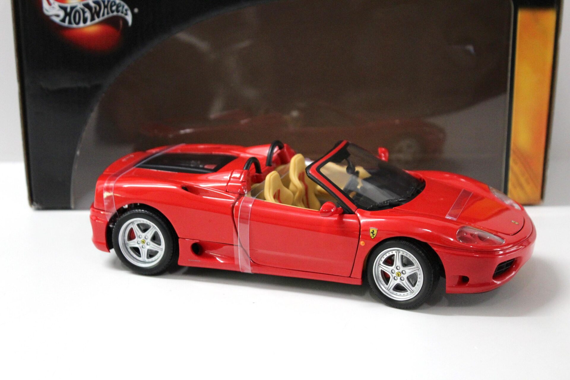 1:18 Hot Wheels Ferrari 360 Spider Modena red