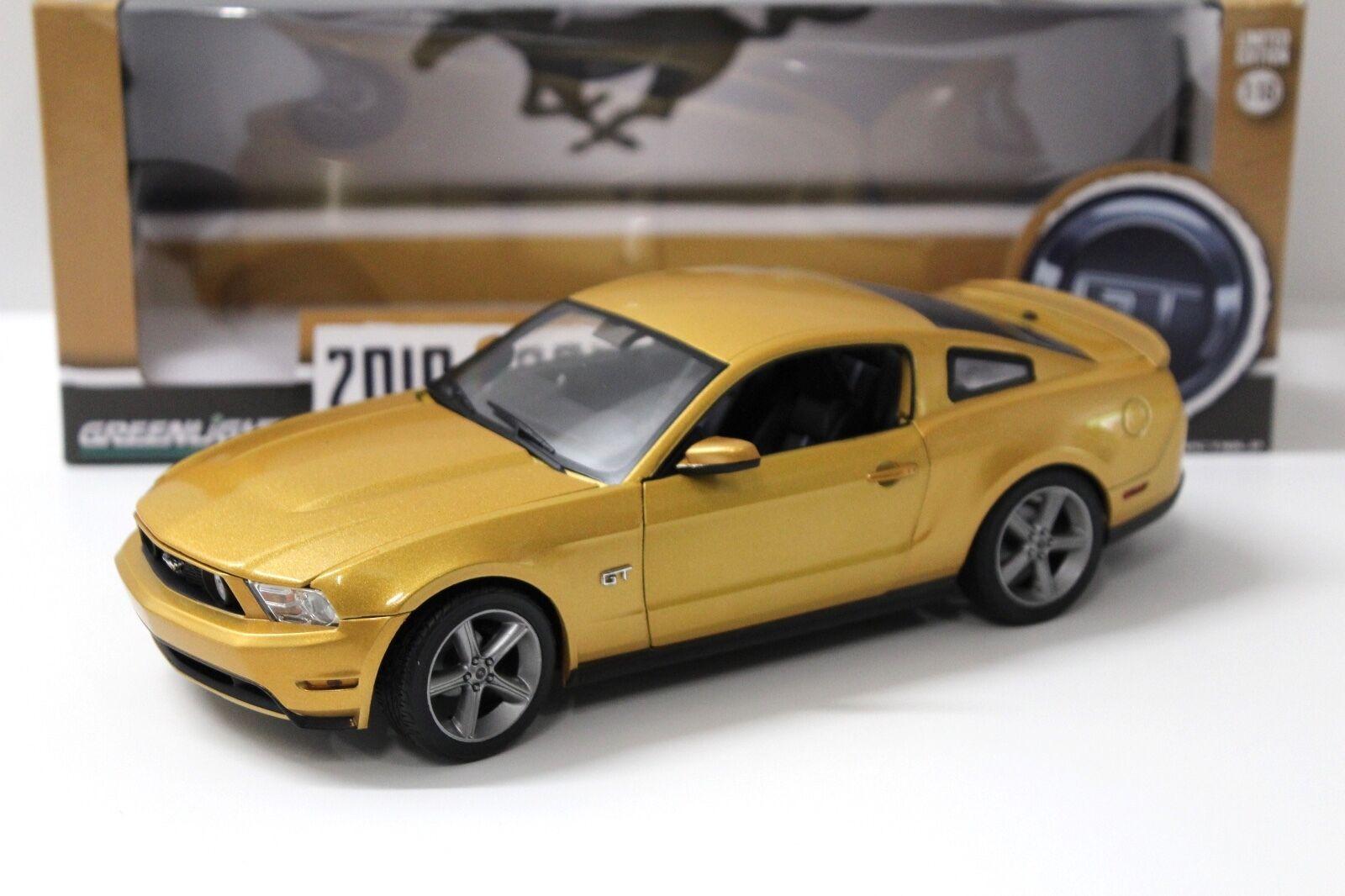 ID 36589 orig.jpg 1:18 Greenlight Ford Mustang GT 2010 Coupe gold