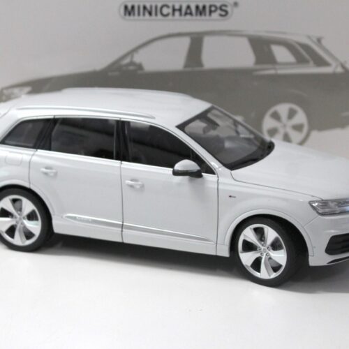 1:18 Minichamps Audi Q7 - 2015 metallic white - FULL OPENING