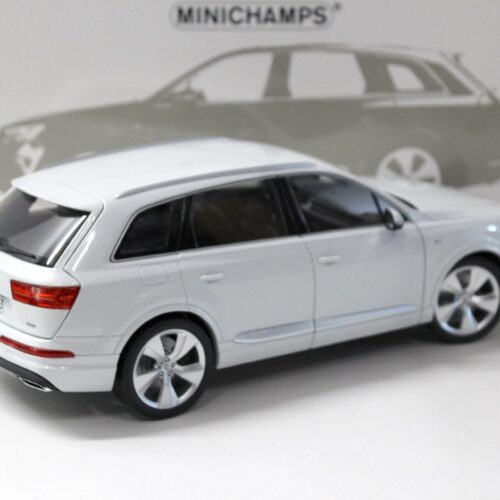 1:18 Minichamps Audi Q7 - 2015 metallic white - FULL OPENING