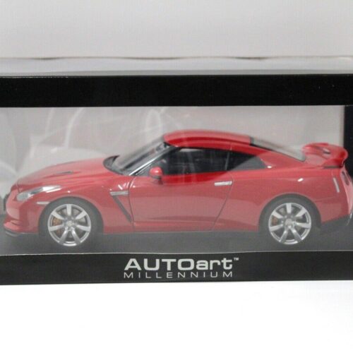 1:18 AUTOart Nissan Skyline GT-R R35 Vibrant red 2008