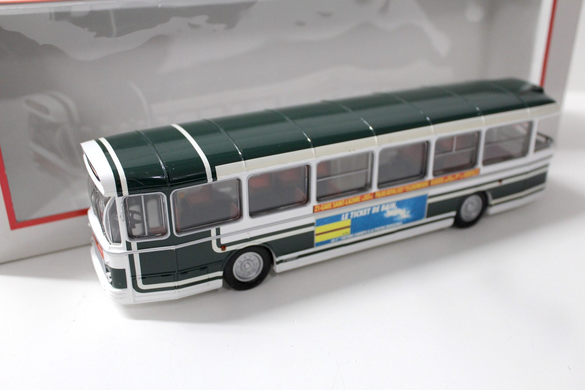 ID 48301 orig.jpg 1:43 Norev Renault Saviem SC 10 U BUS Paris Ligne Pilote