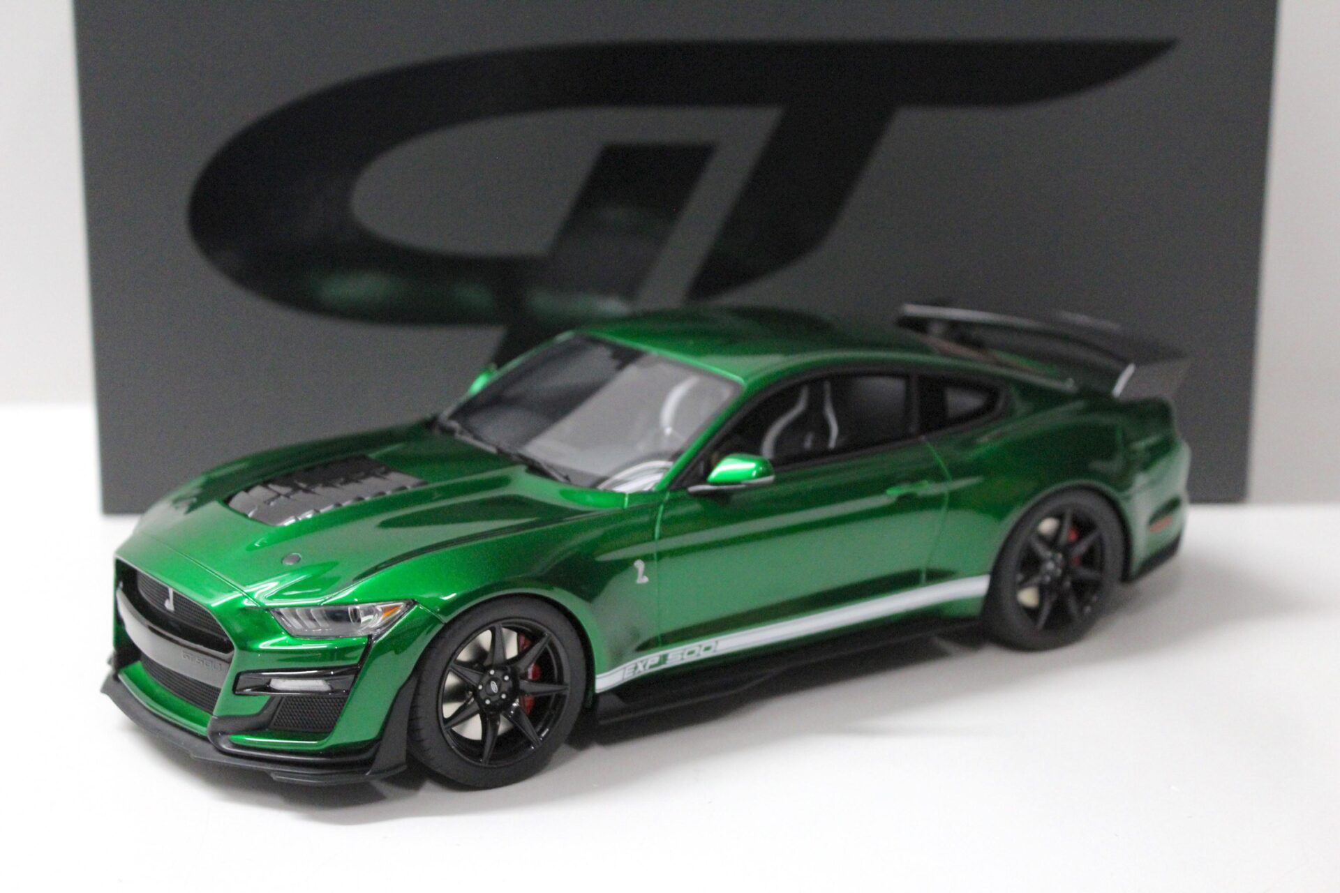 ID 48335 orig.jpg 1:18 GT Spirit GT834 Ford Shelby GT500 Candy Apple green 2020
