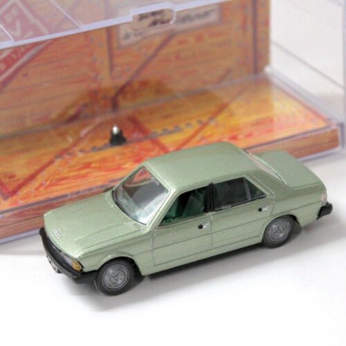 1:43 Norev Peugeot 305 SR 1977 light green metallic