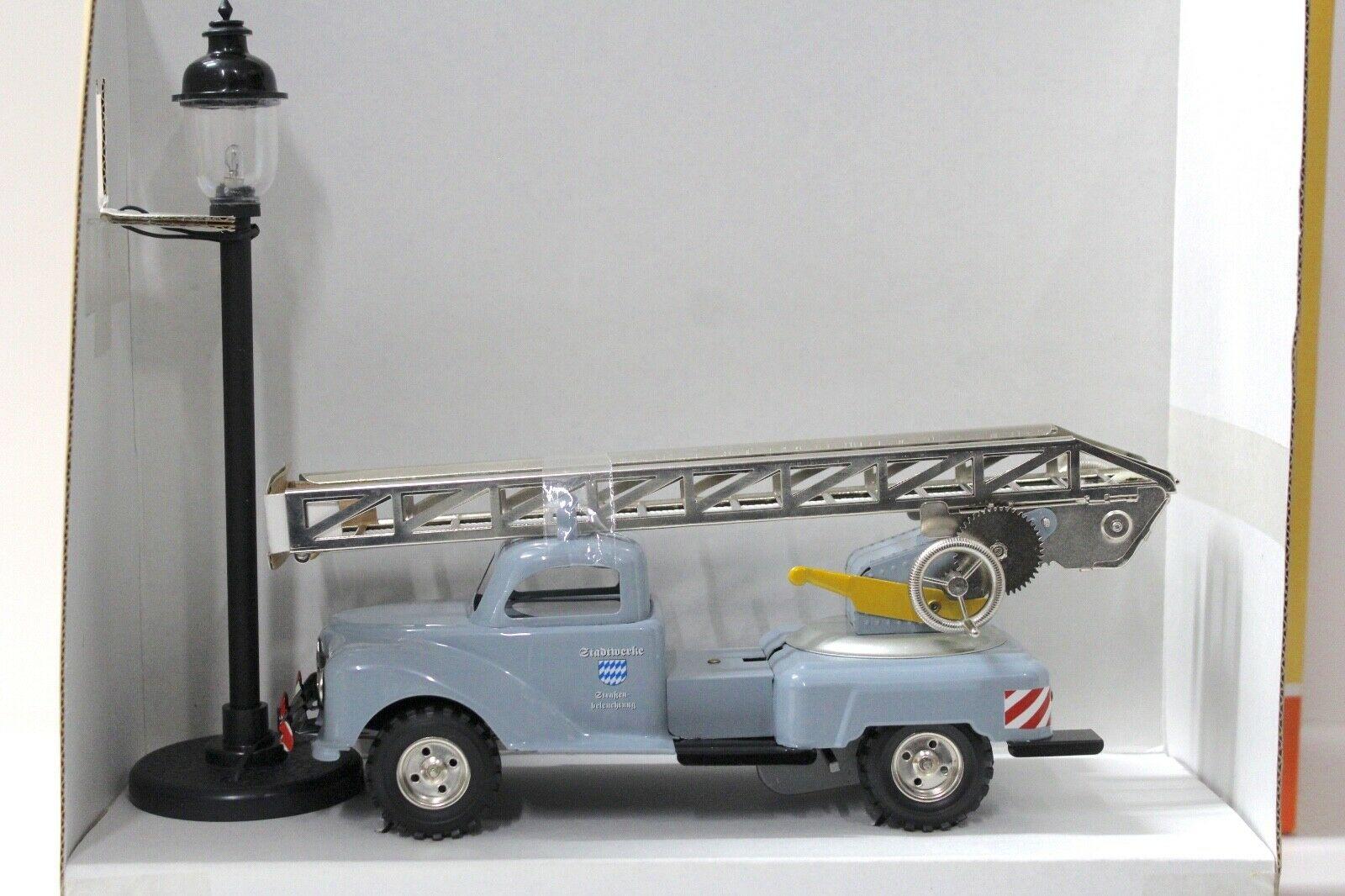 GAMA 70007 Replica Blechmodell Leiterwagen mit Laterne grey