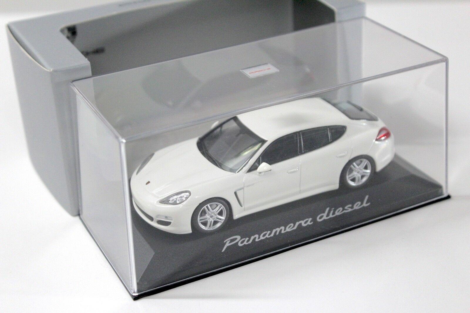 1:43 Minichamps Porsche Panamera diesel white DEALER VERSION